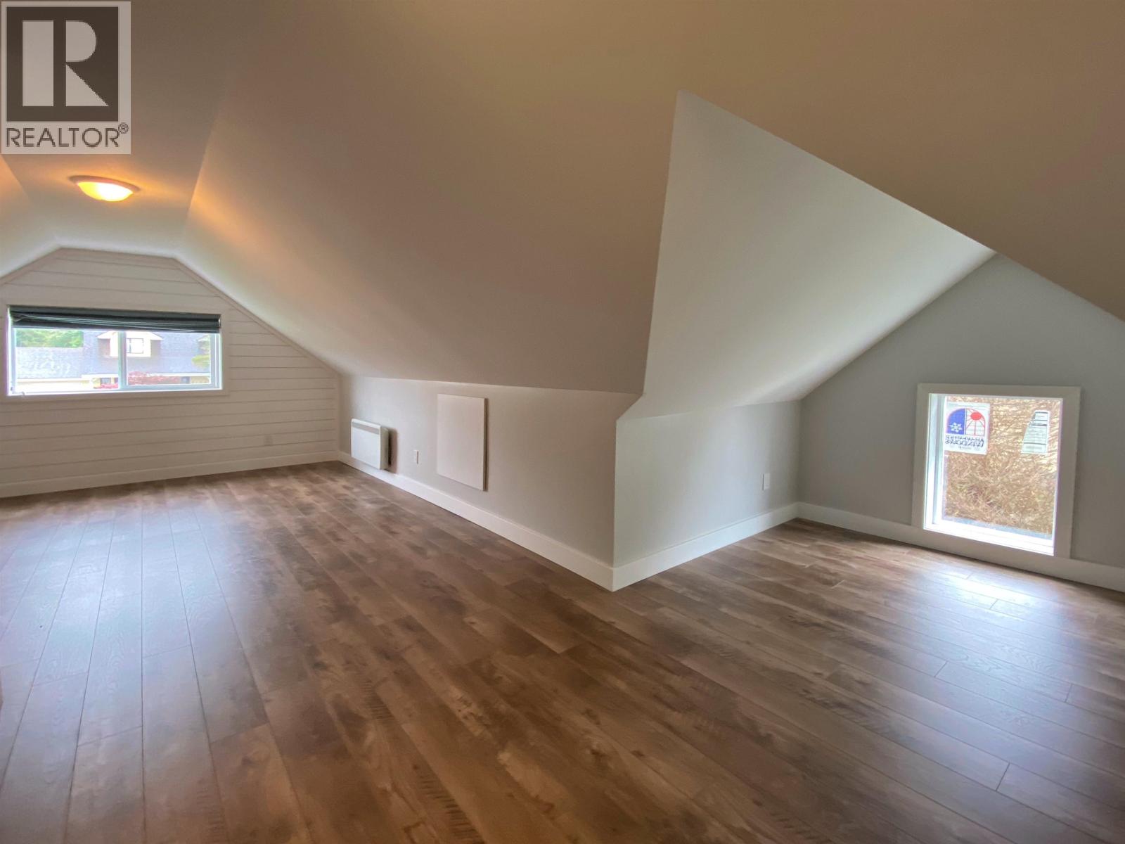 2103 SEAL COVE CIRCLE