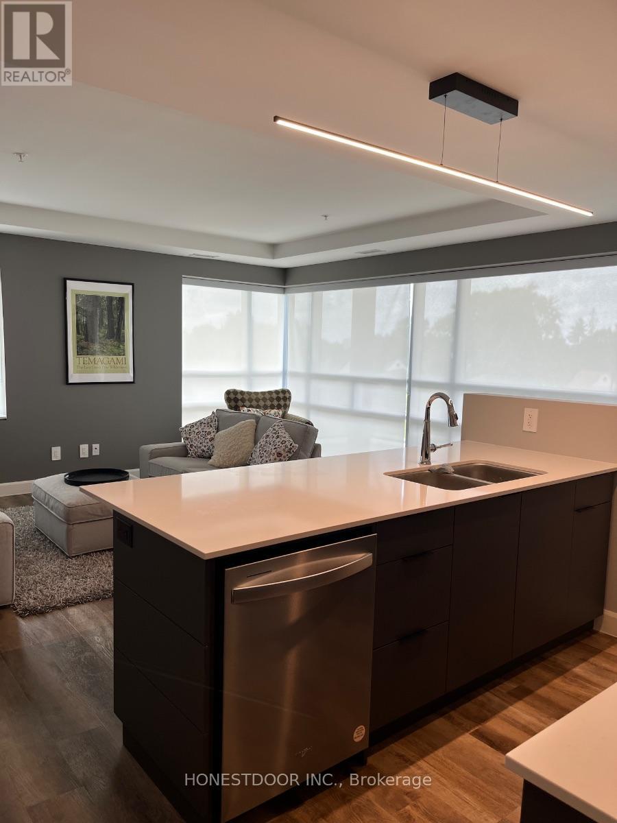 #303 34 NORMAN STREET - 13