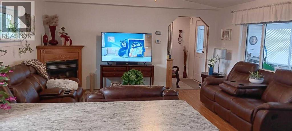 2921 29 Street S - Photo 2 of 15, Lethbridge, Alberta