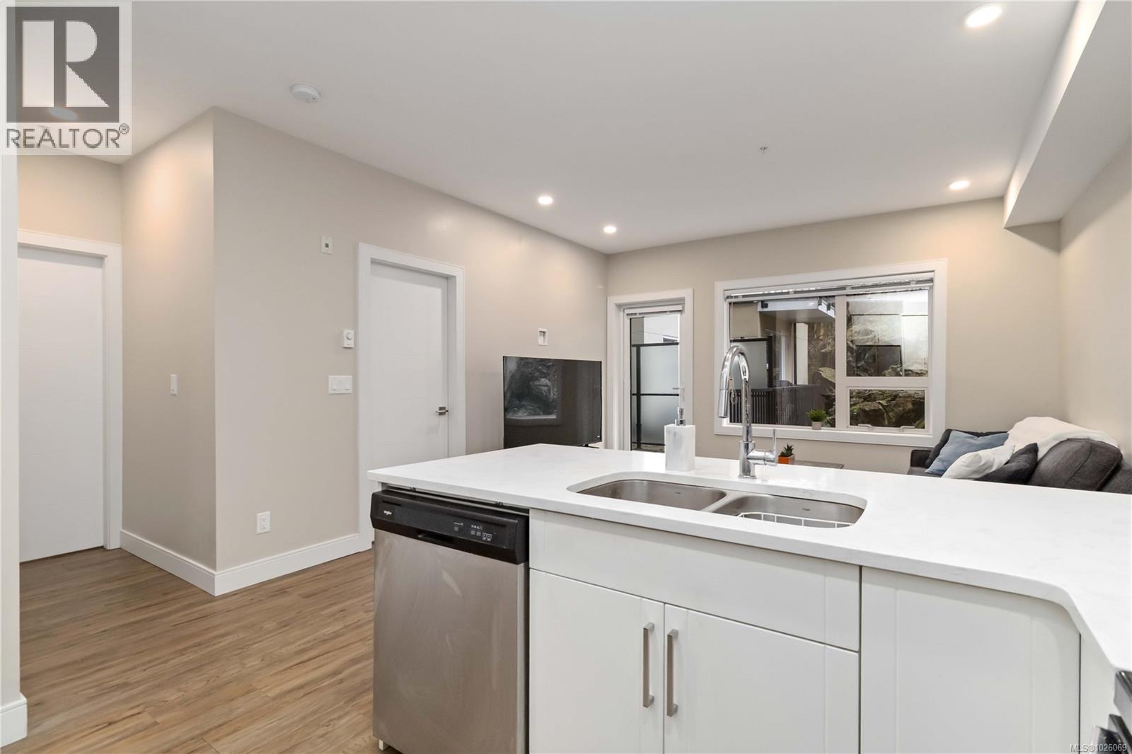 107 280 Island Hwy, View Royal