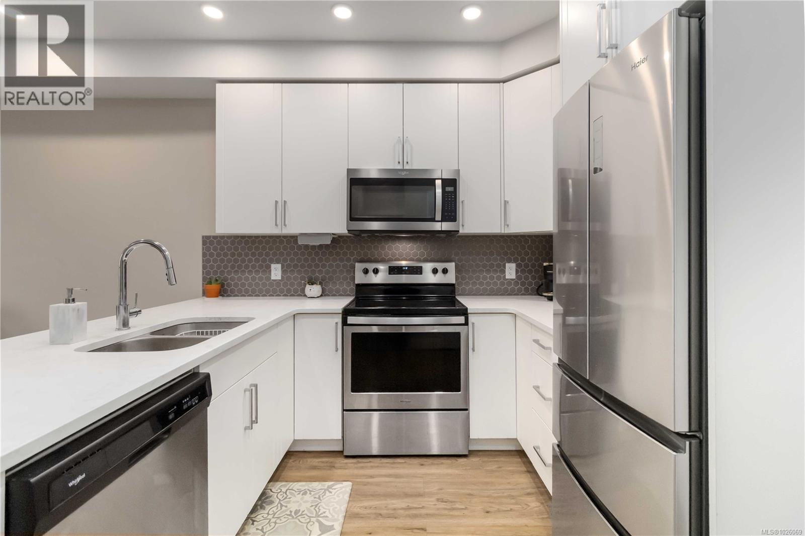 107 280 Island Hwy, View Royal