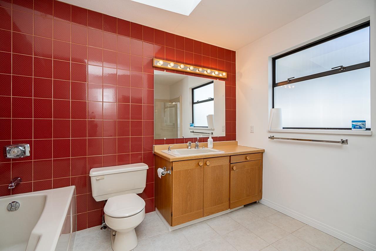 14815 HARDIE AVENUE, White Rock