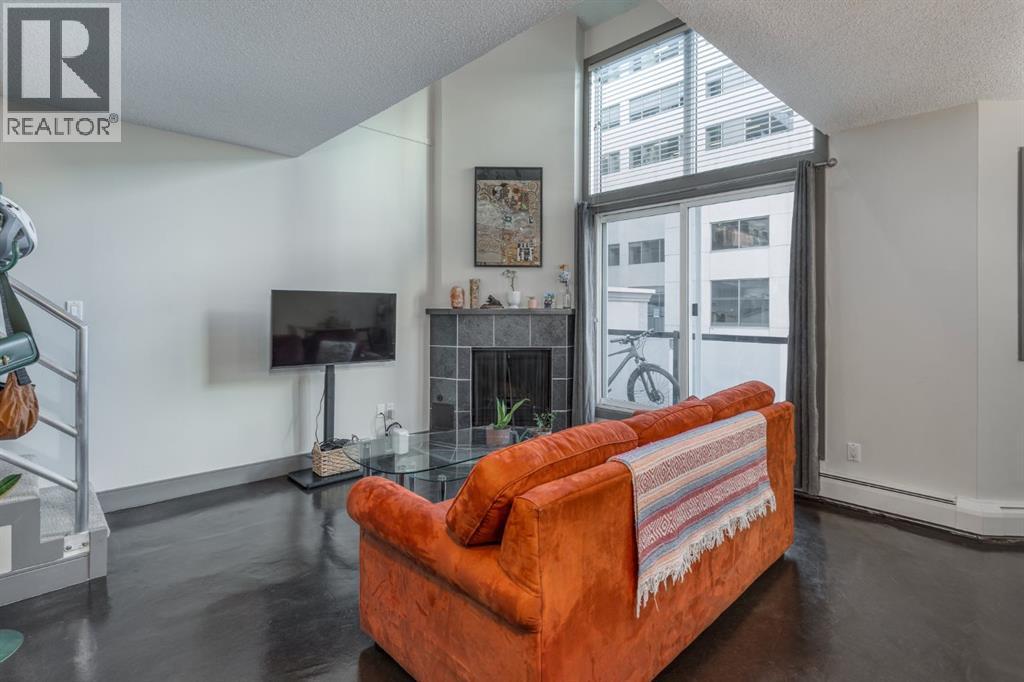 Single Family House Multi-level for Sale in    Avenue SW Eau Claire Calgary 