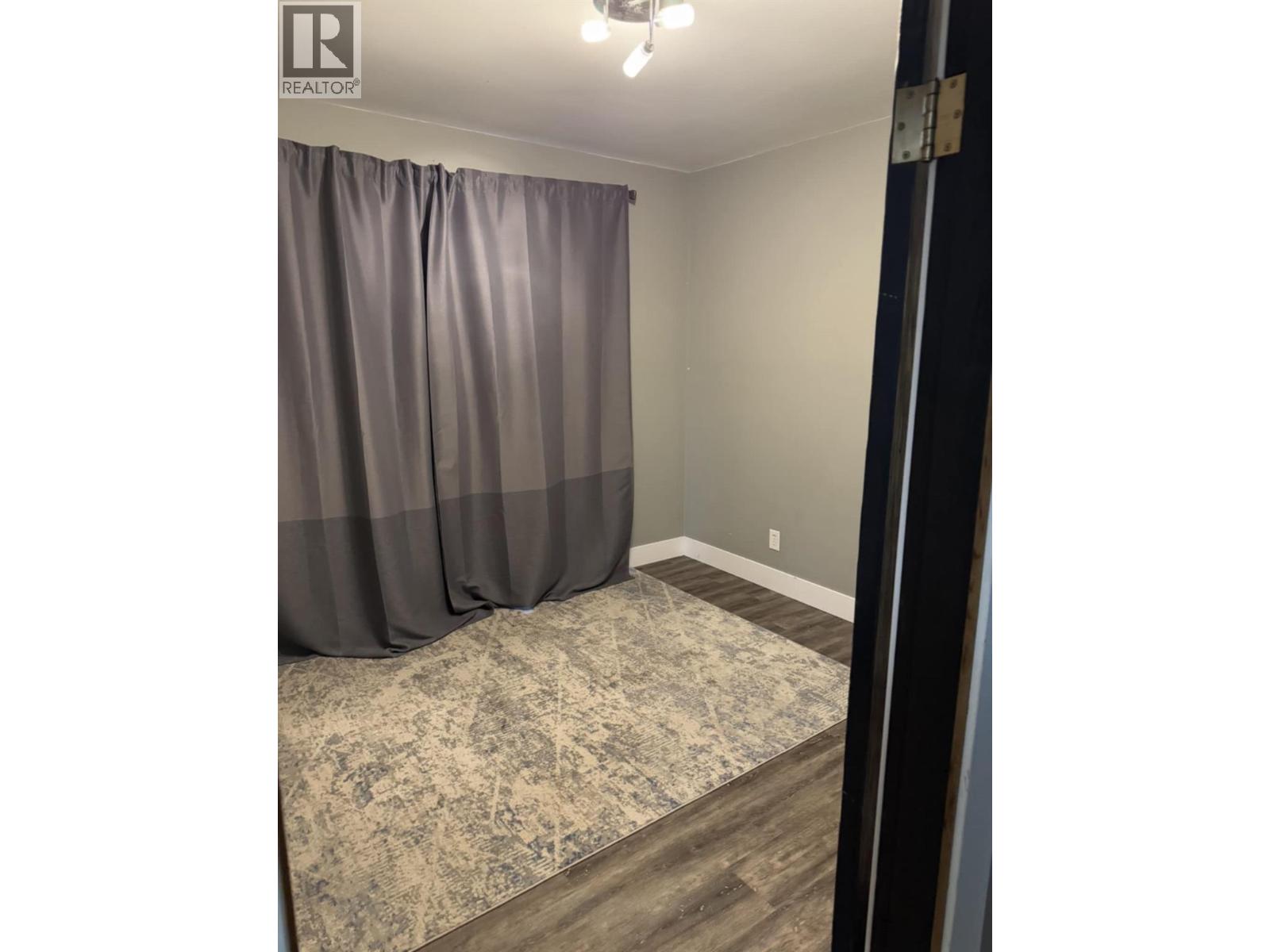 2193 Park Avenue, Lumby