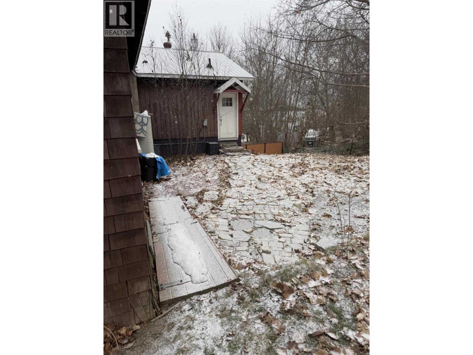 2193 Park Avenue, Lumby