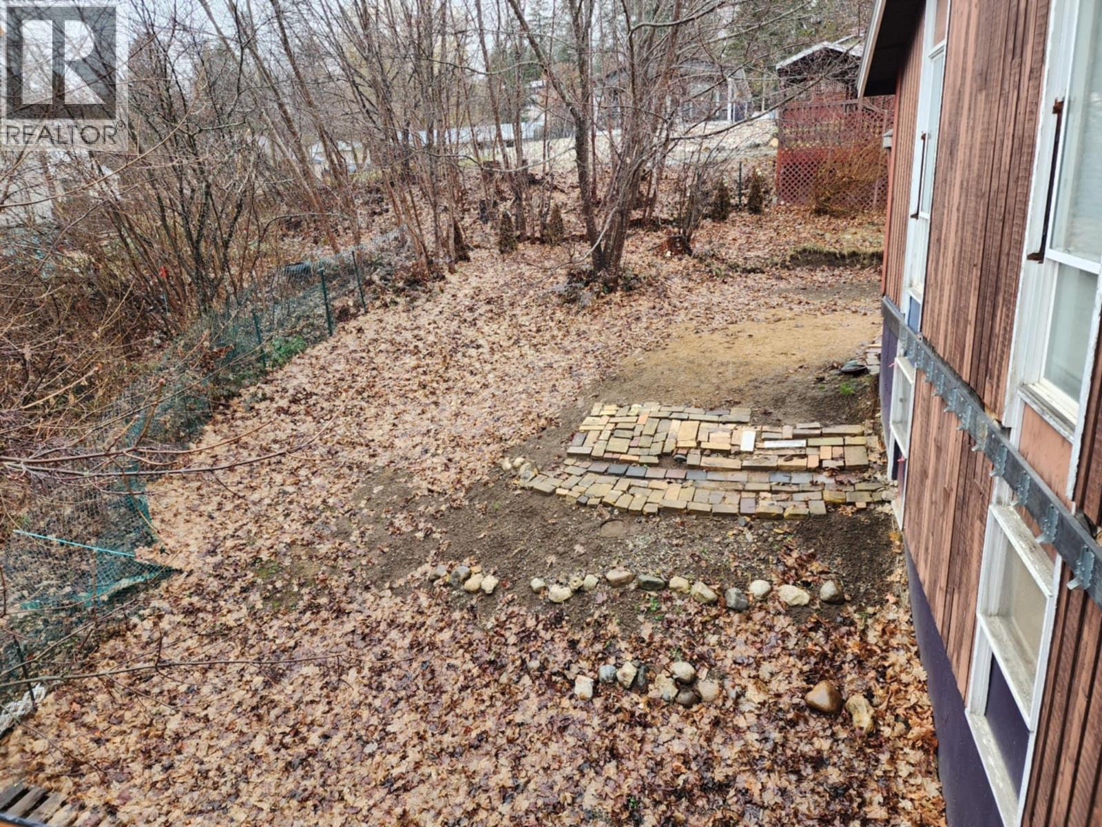 2193 Park Avenue, Lumby