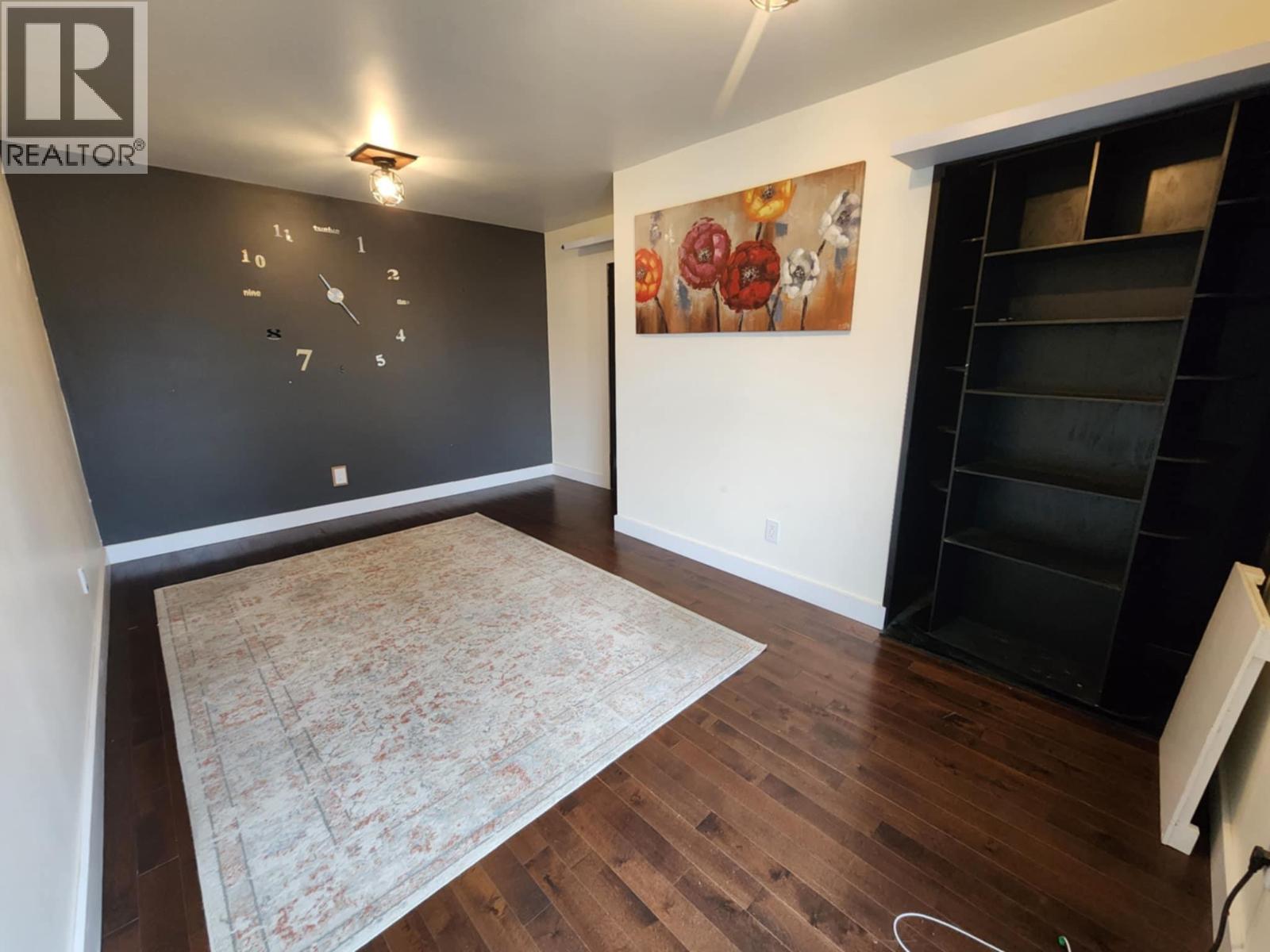 2193 Park Avenue, Lumby