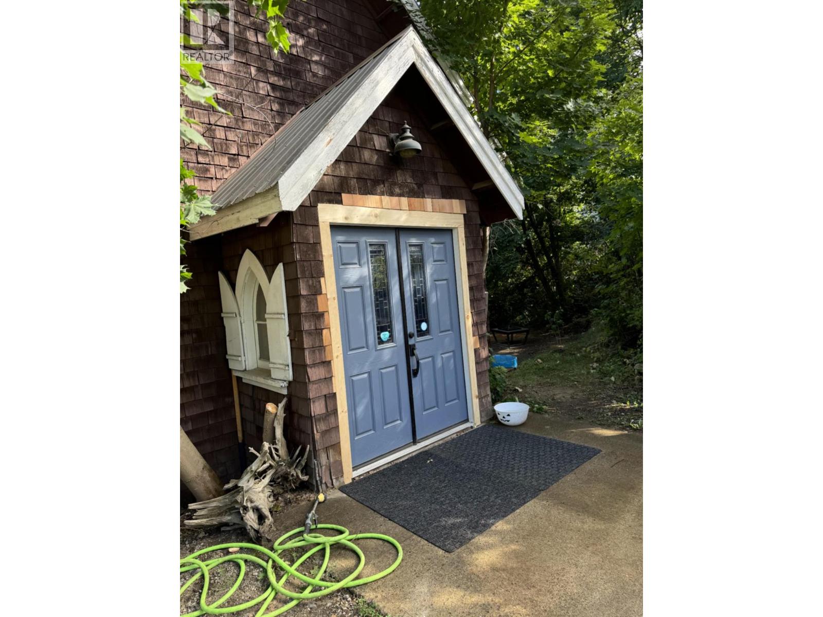 2193 Park Avenue, Lumby