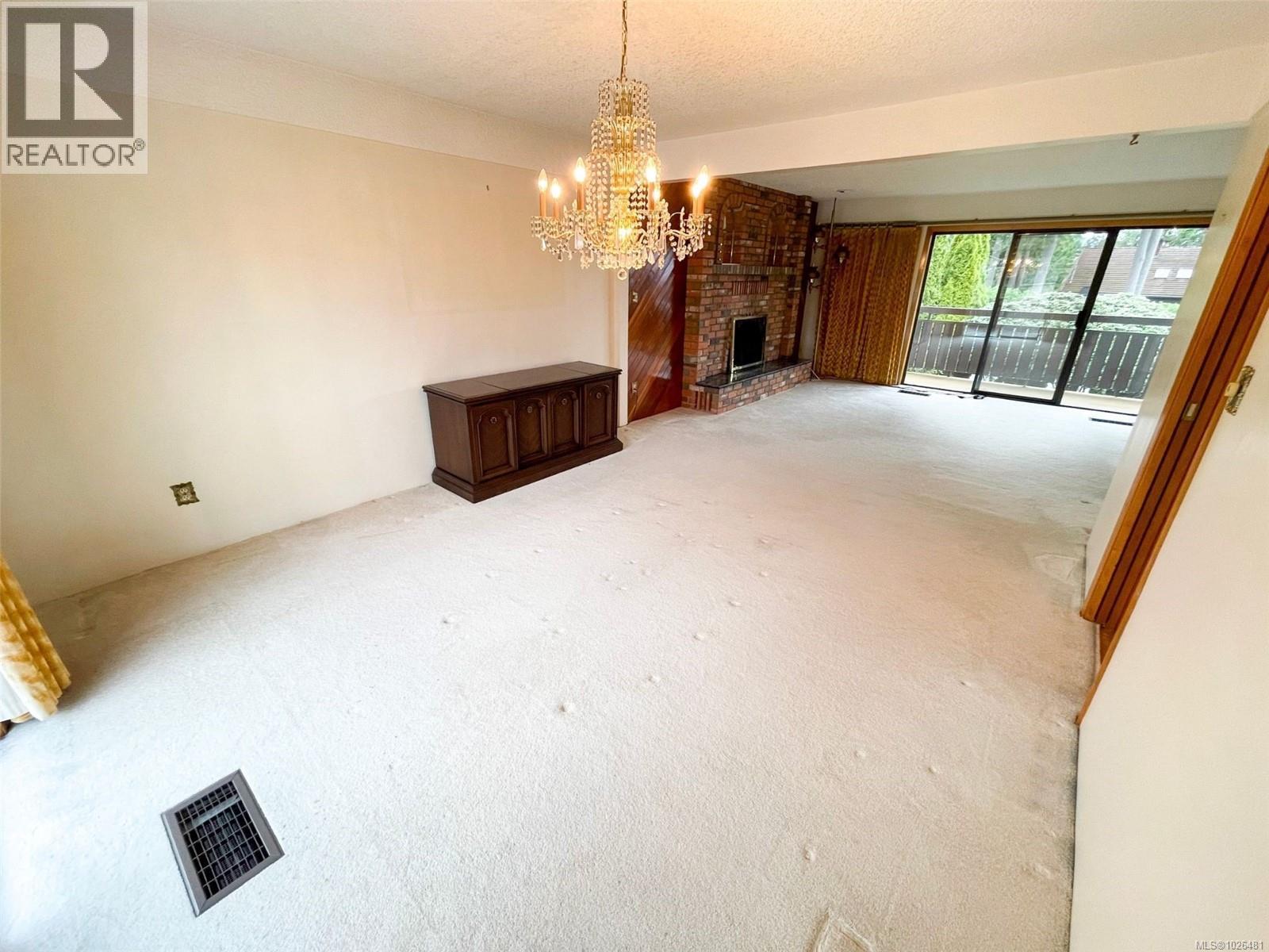 5500 Kenwill Dr - 8