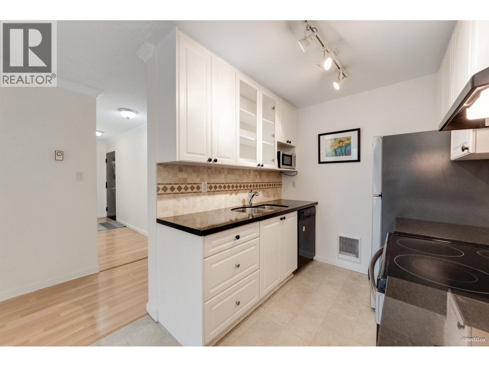 109 9847 MANCHESTER DRIVE - Photo 3 of 27, Burnaby, British Columbia