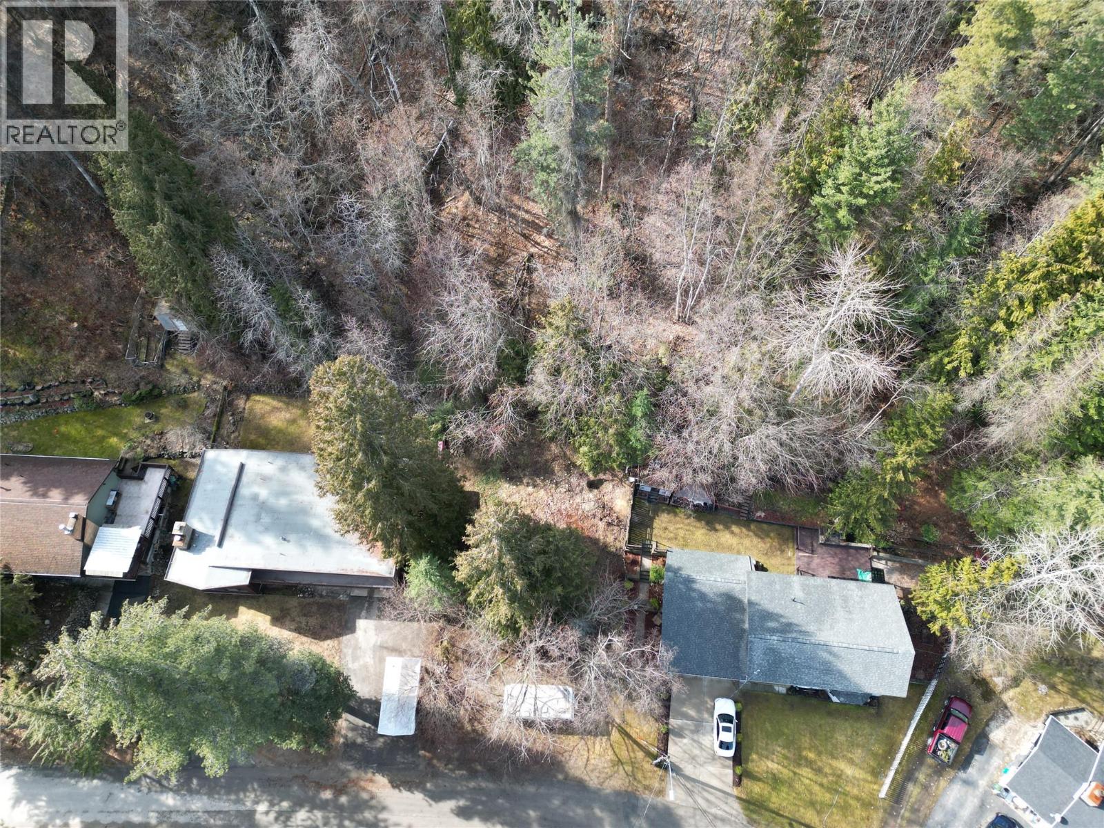  800 LYNNWOOD Crescent, Castlegar