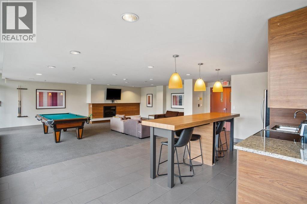 3FL 7362 ELMBRIDGE WAY, Richmond