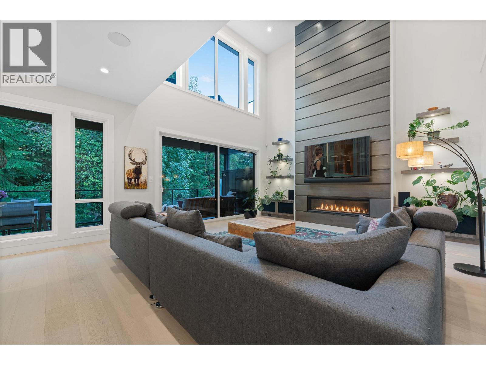 3404 MAMQUAM ROAD, Squamish