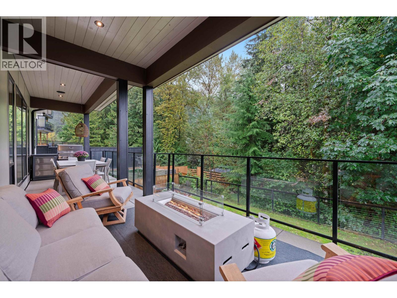 3404 MAMQUAM ROAD, Squamish