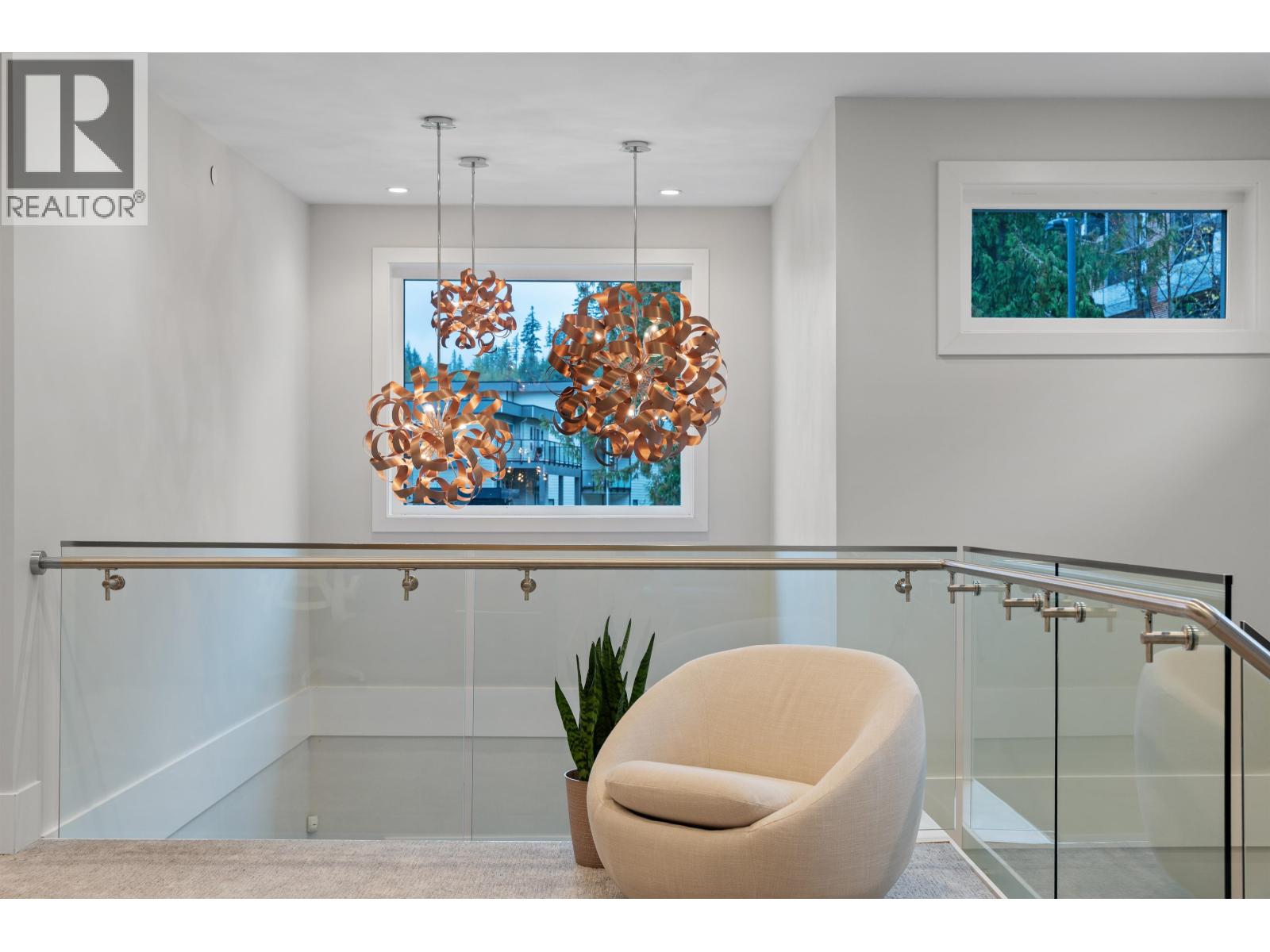 3404 MAMQUAM ROAD, Squamish