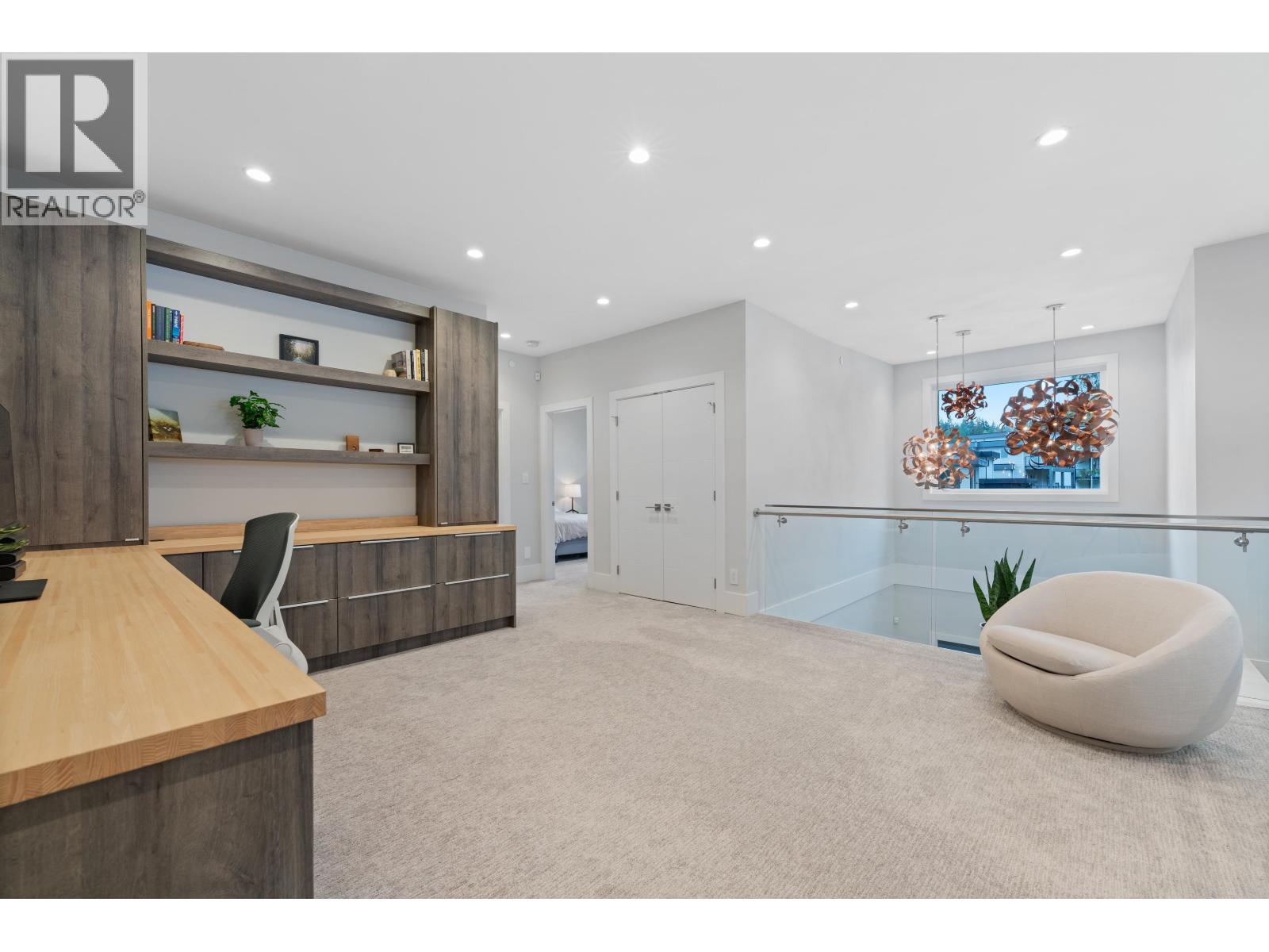 3404 MAMQUAM ROAD, Squamish