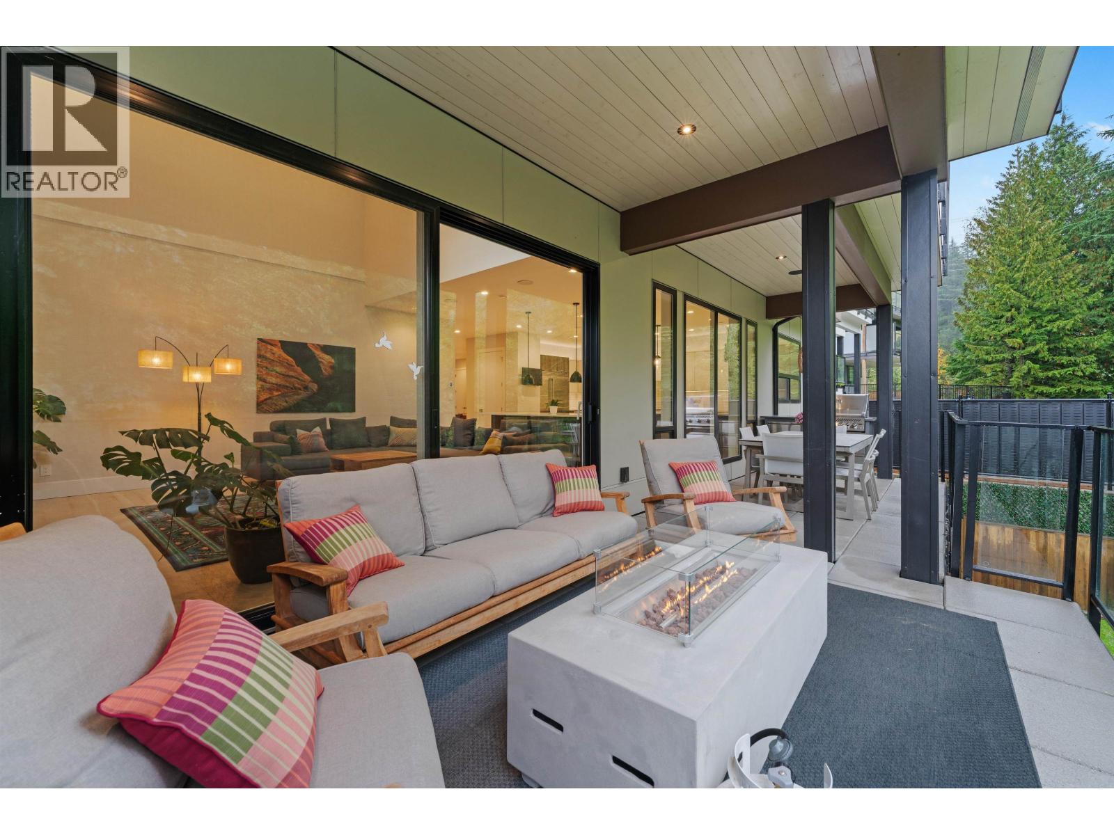 3404 MAMQUAM ROAD, Squamish