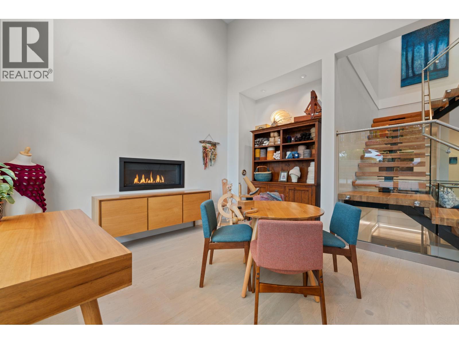 3404 MAMQUAM ROAD, Squamish