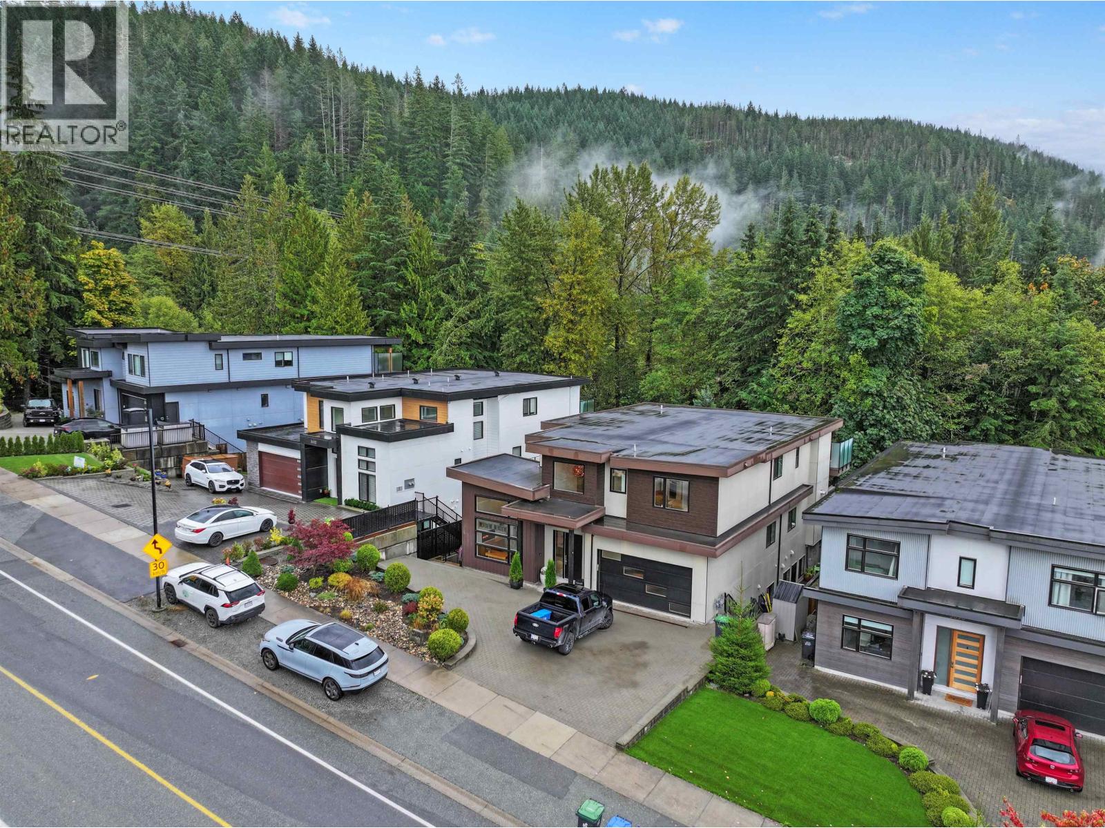 3404 MAMQUAM ROAD, Squamish