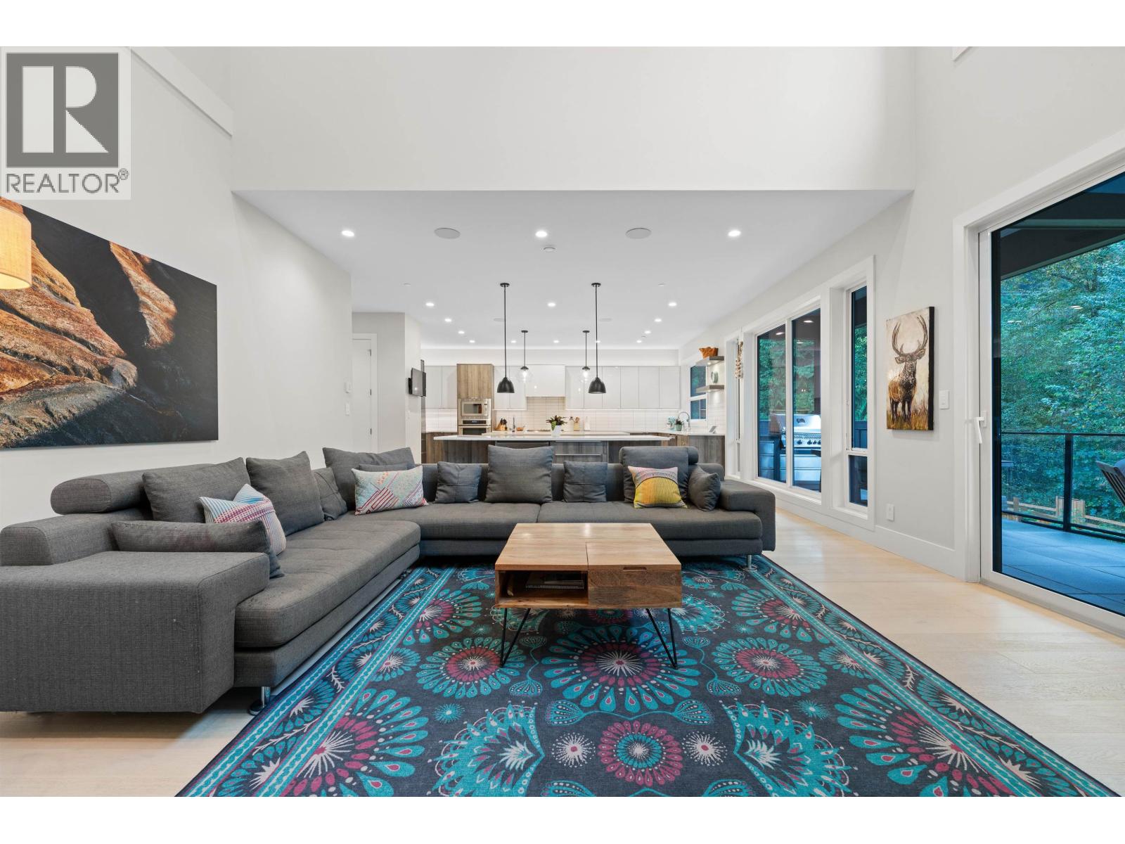 3404 MAMQUAM ROAD, Squamish