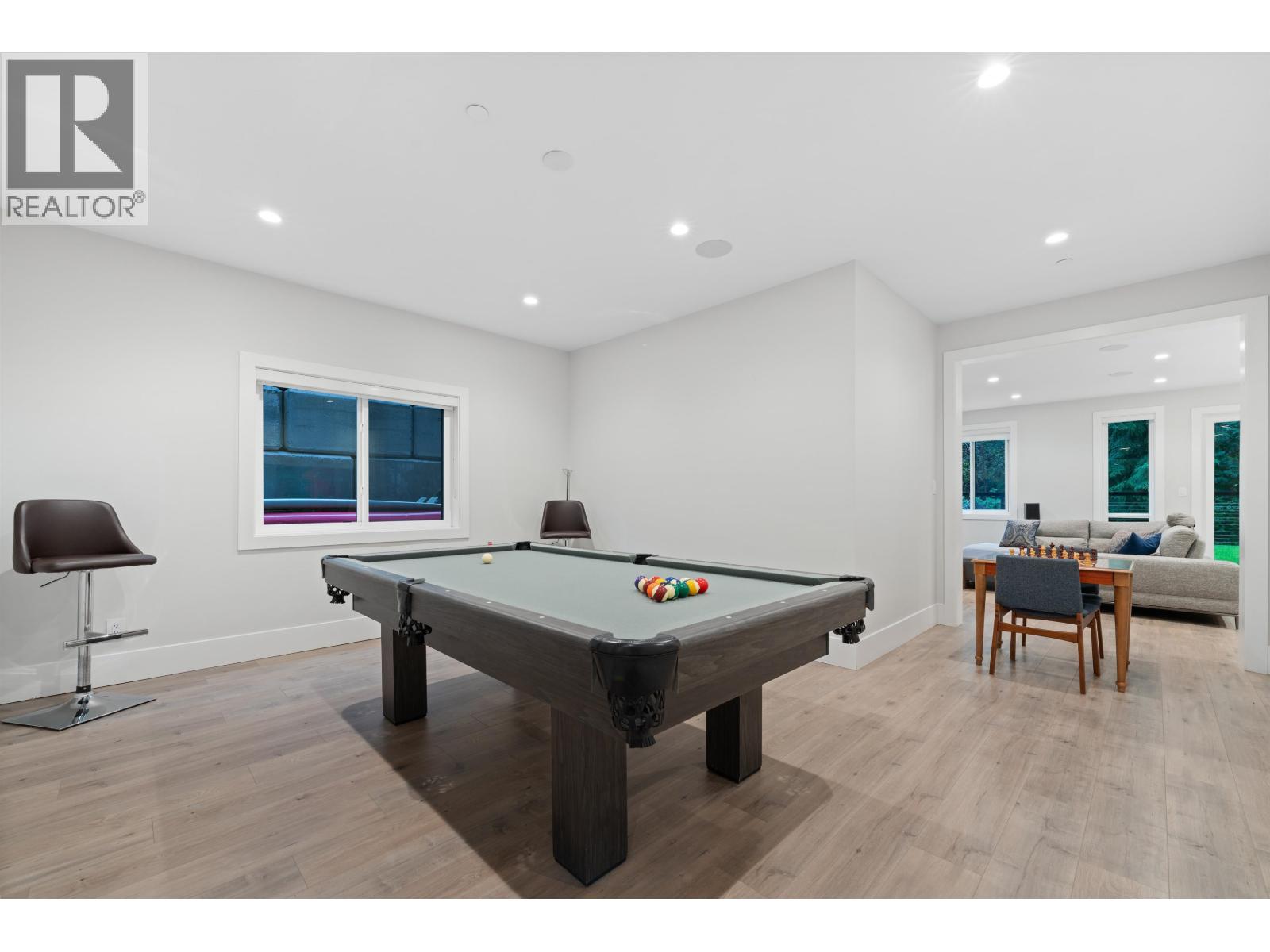 3404 MAMQUAM ROAD, Squamish