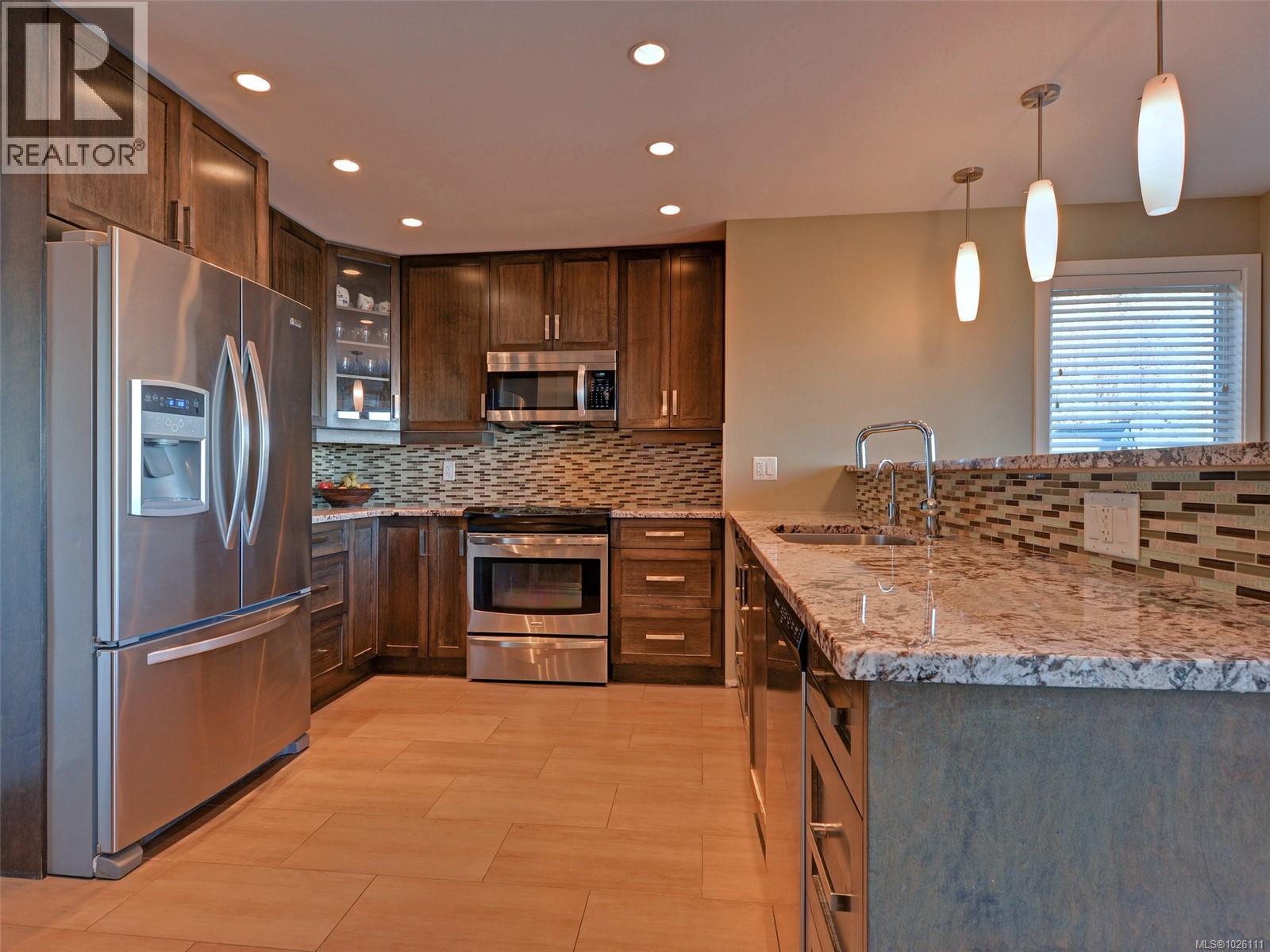 280 Milburn Dr, Colwood