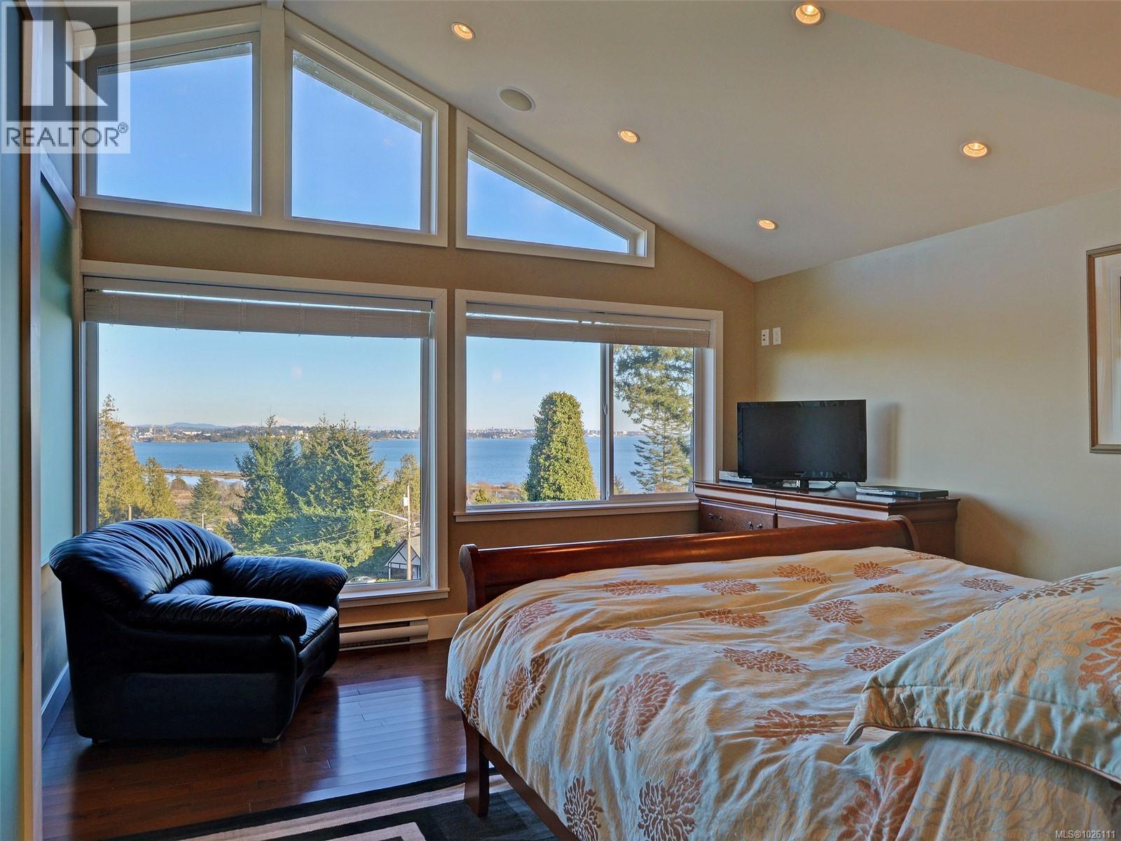 280 Milburn Dr, Colwood