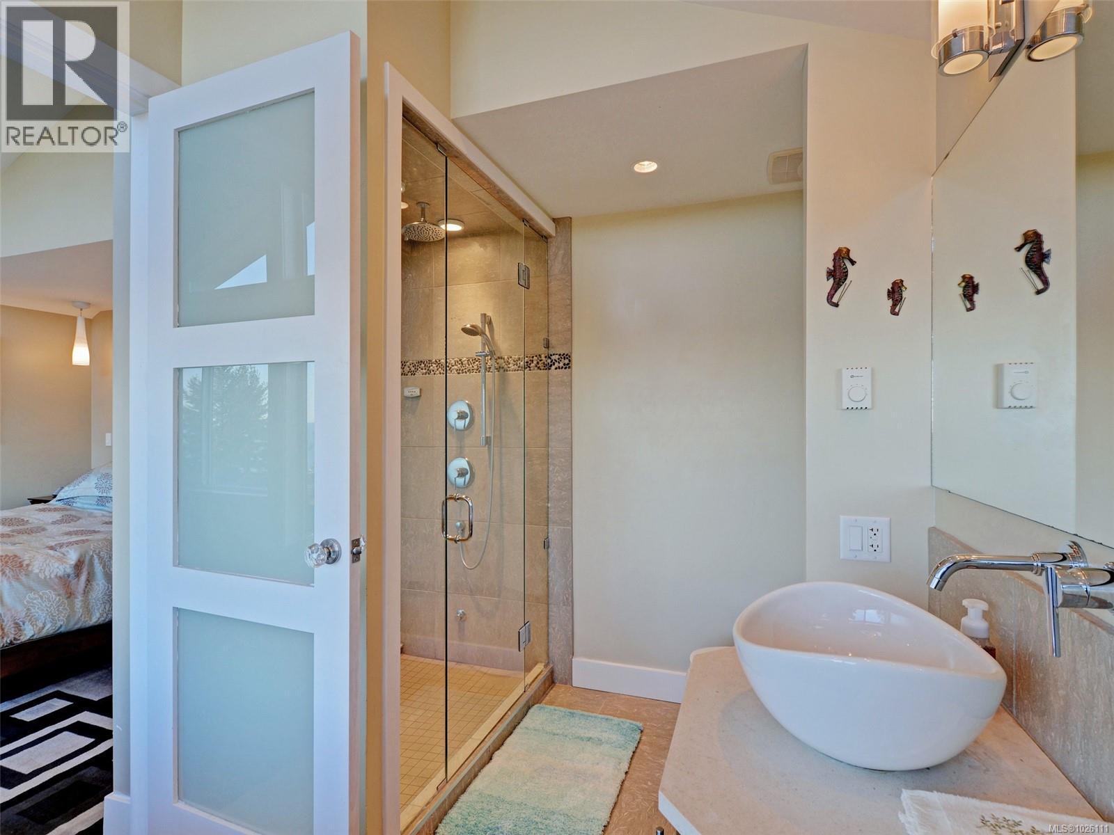 280 Milburn Dr, Colwood