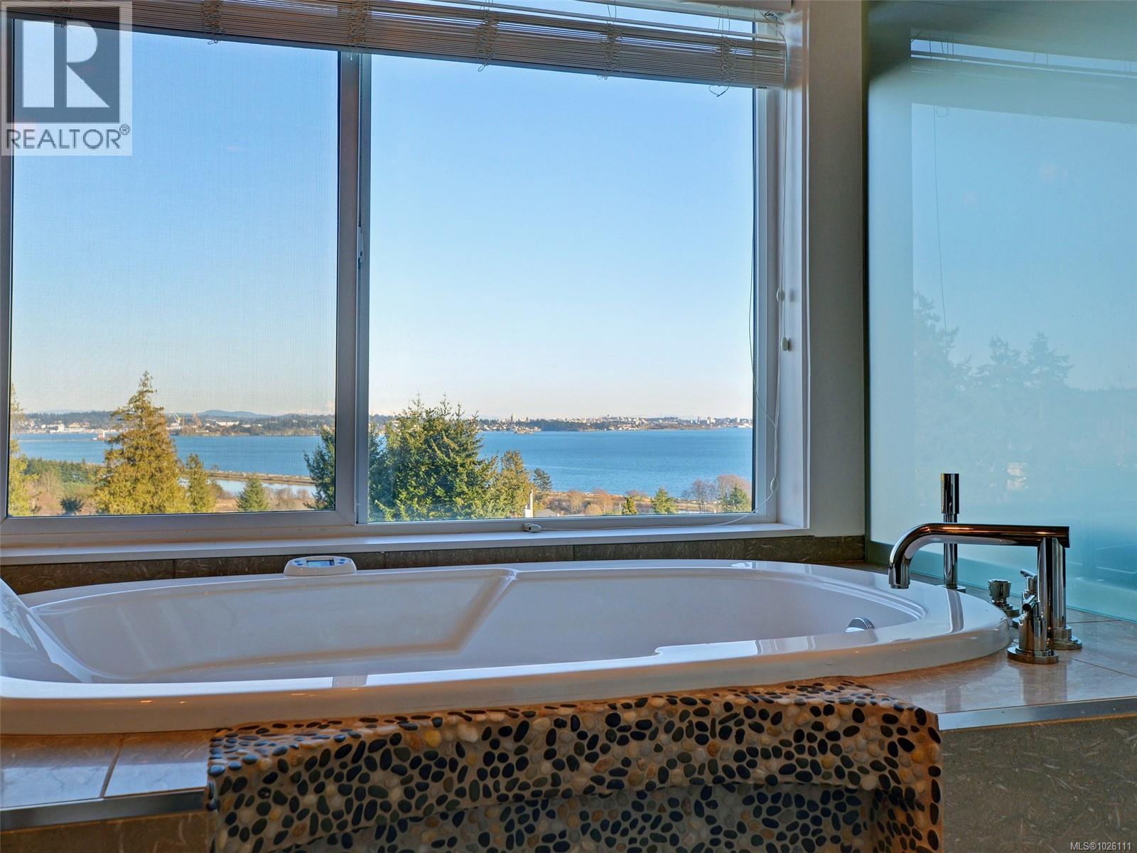 280 Milburn Dr, Colwood