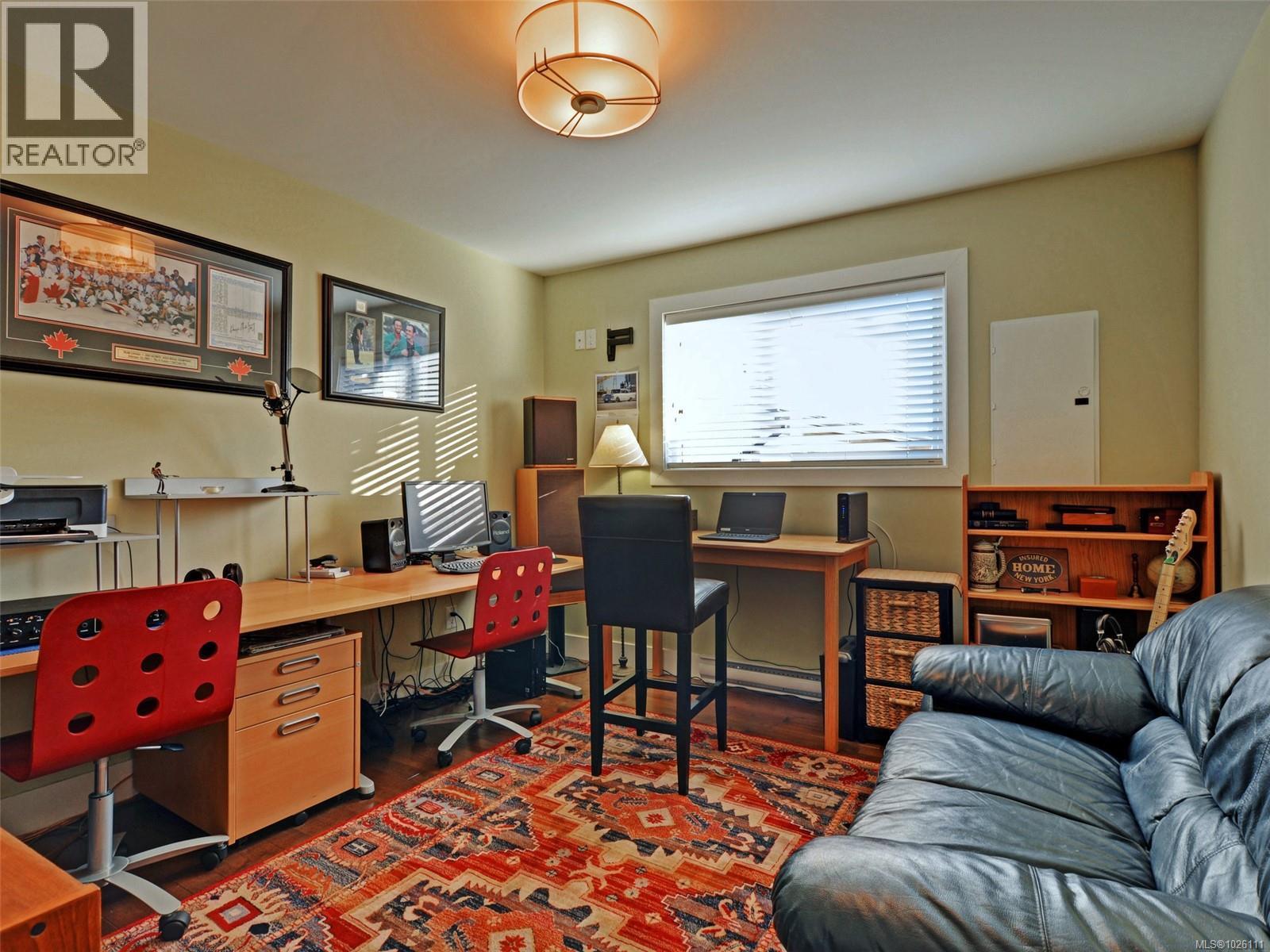 280 Milburn Dr, Colwood