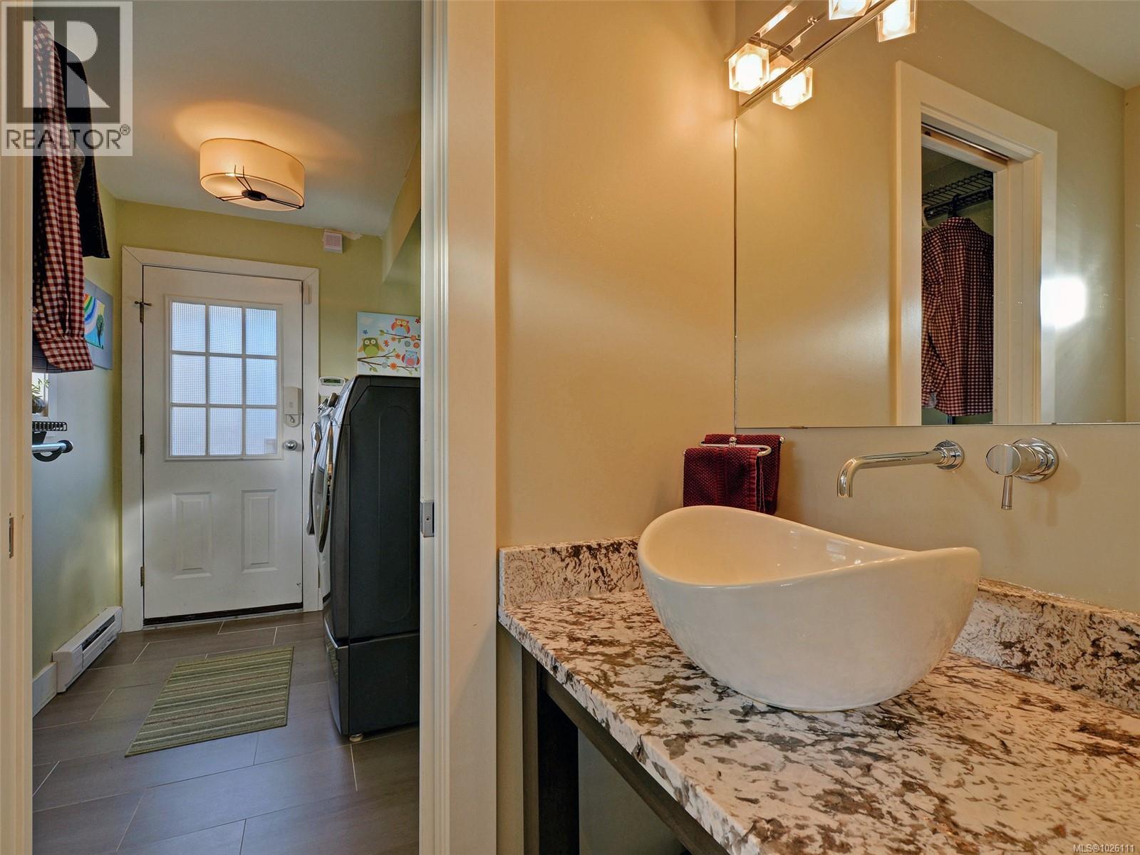 280 Milburn Dr, Colwood