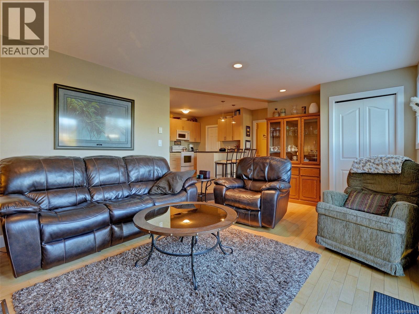 280 Milburn Dr, Colwood