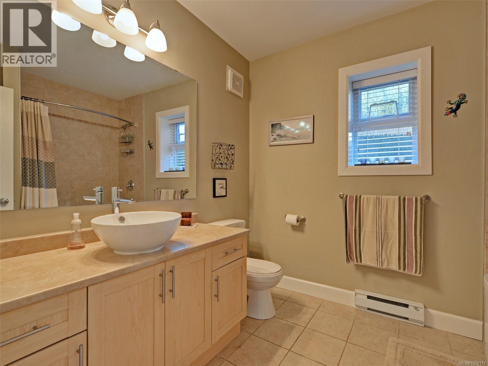 280 Milburn Dr, Colwood