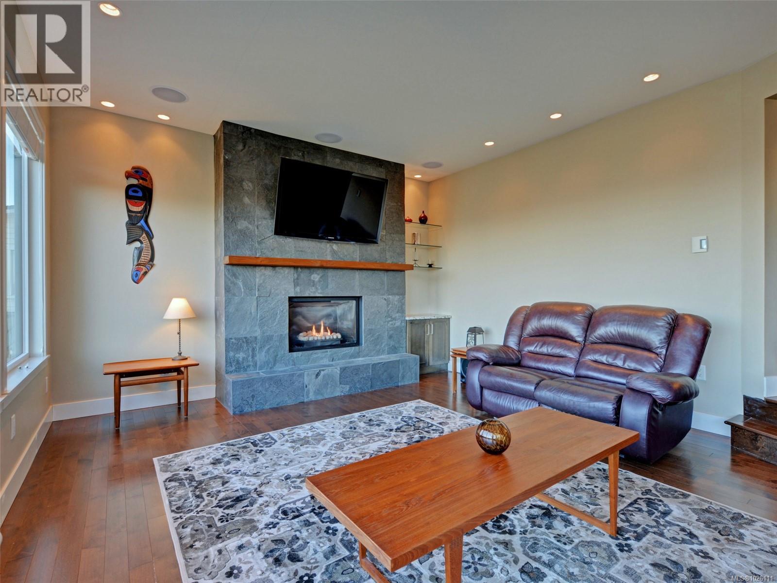 280 Milburn Dr, Colwood