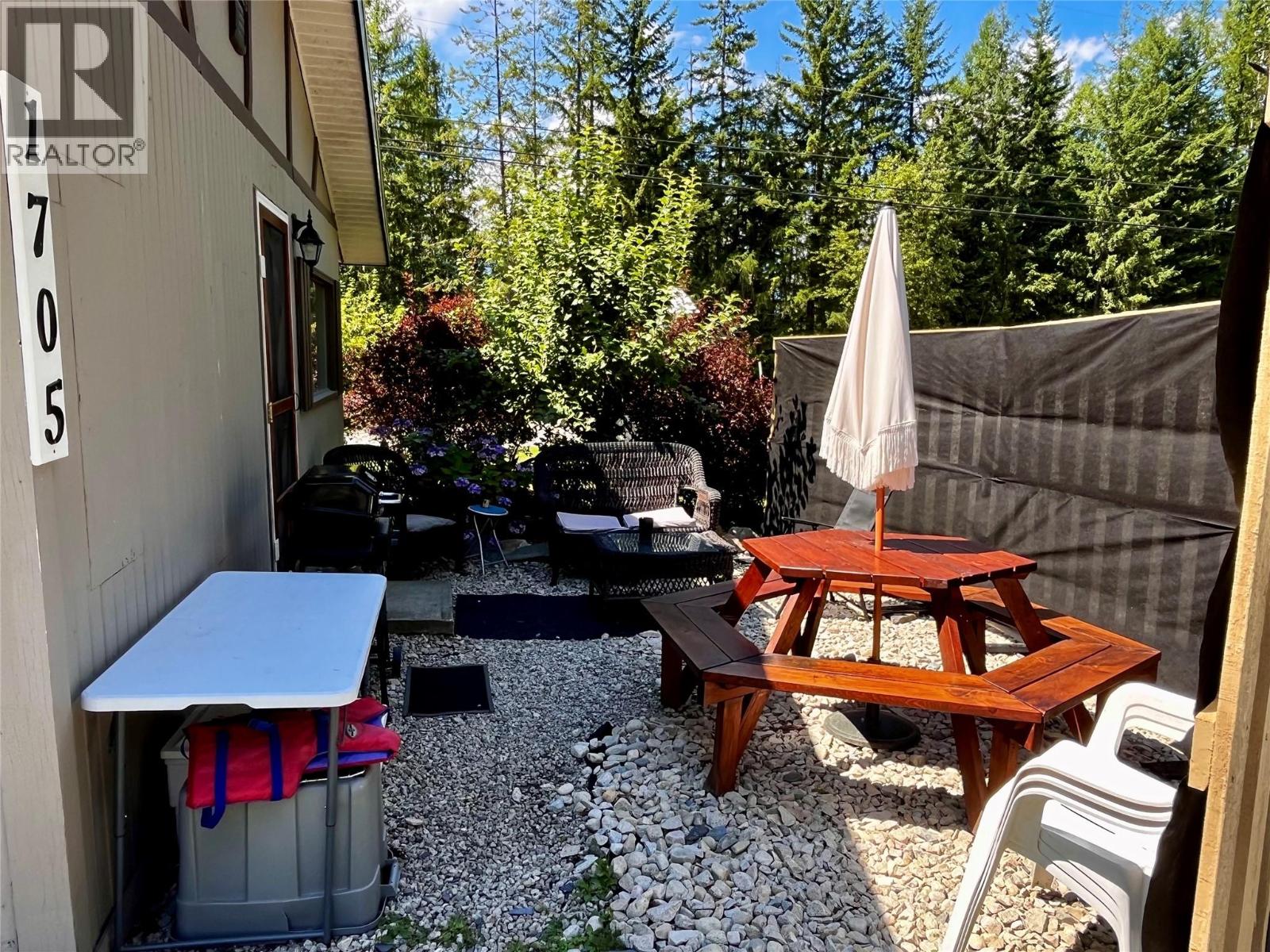  1701 Highway 23 Highway, Nakusp