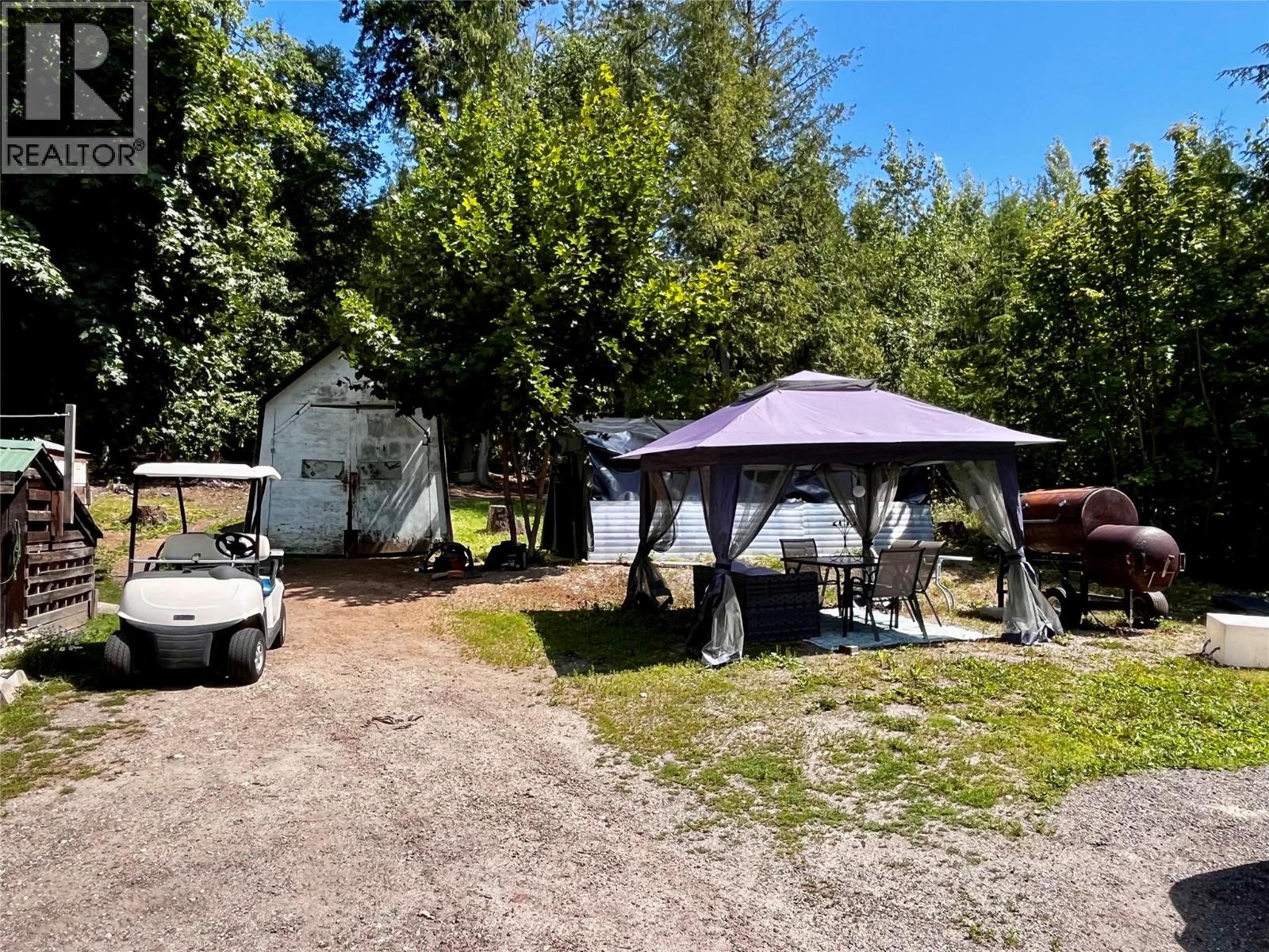  1701 Highway 23 Highway, Nakusp