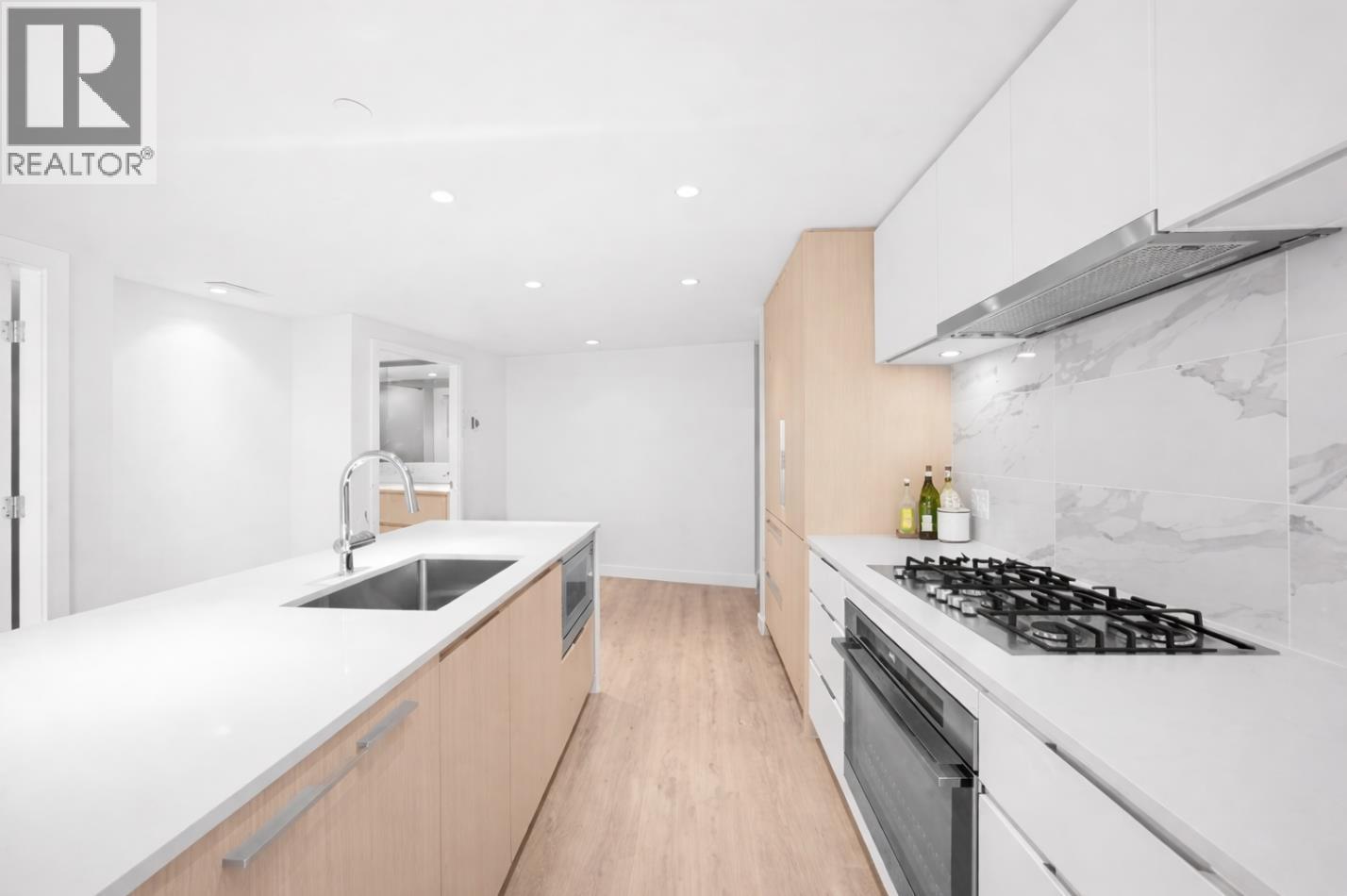 709 1500 FERN STREET, North Vancouver