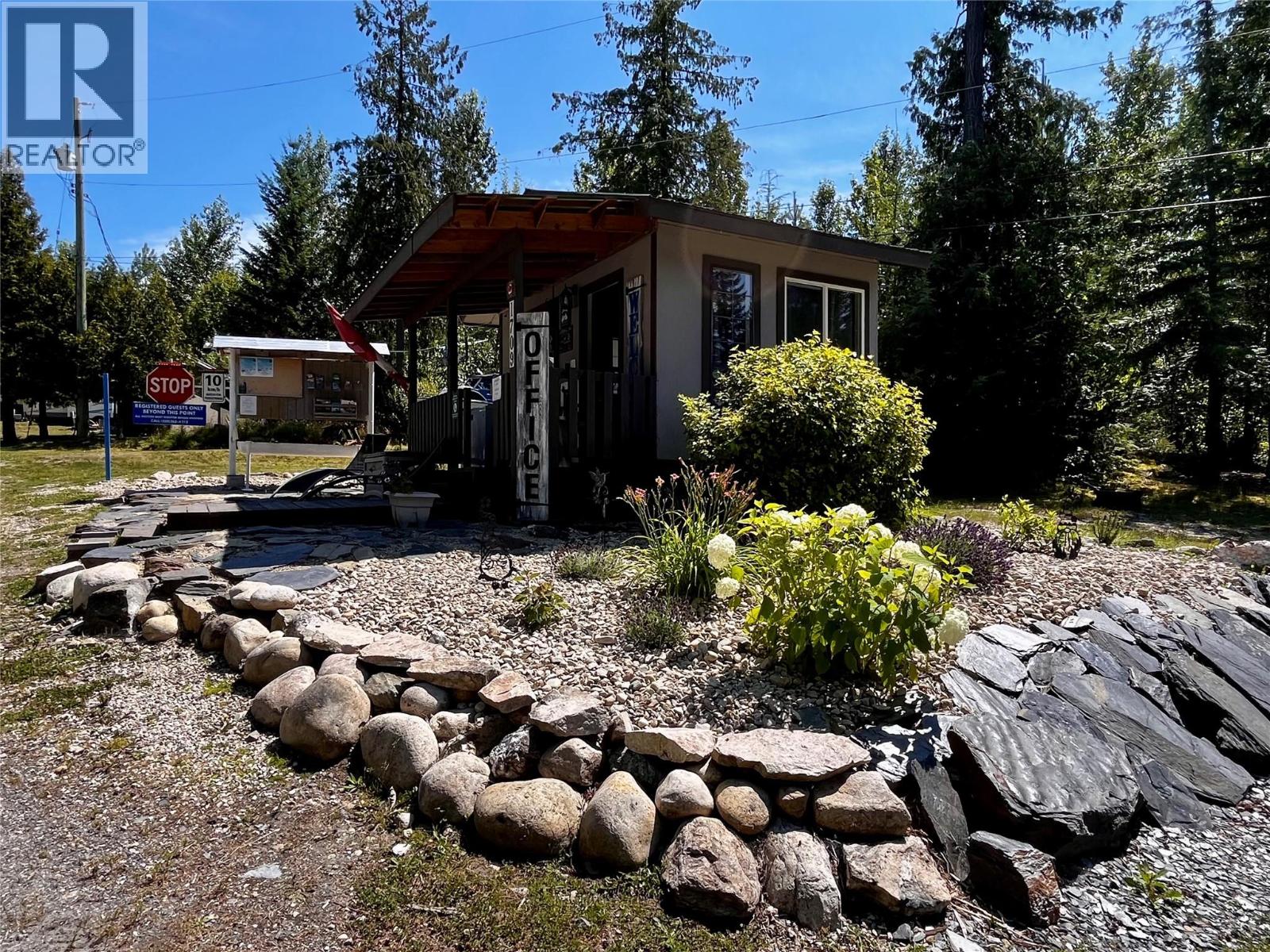  1701 Highway 23 Highway, Nakusp