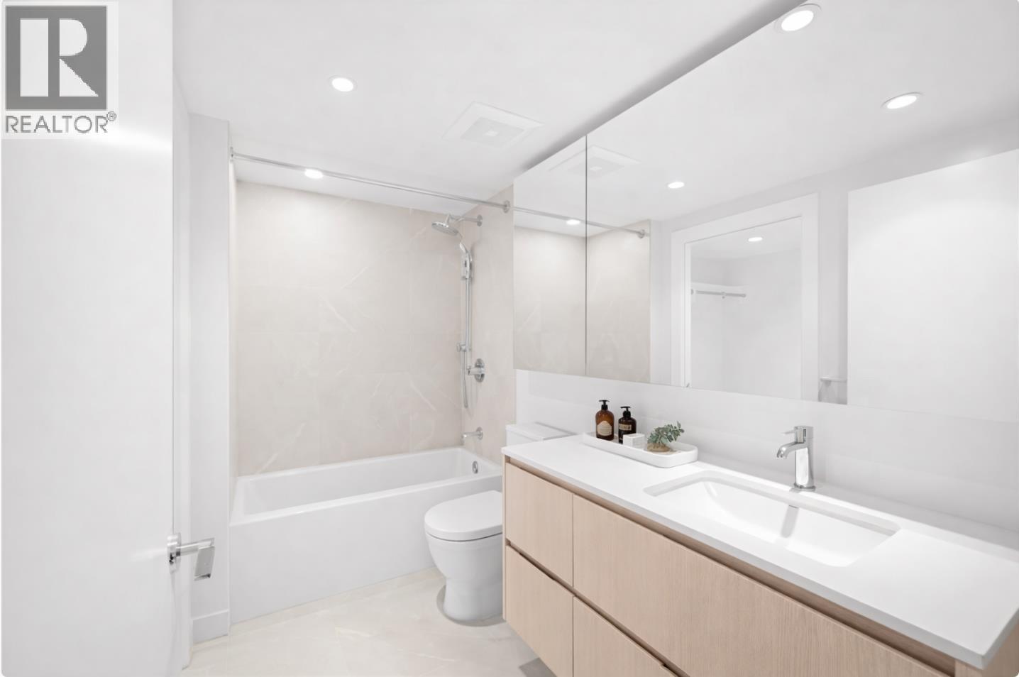 709 1500 FERN STREET, North Vancouver