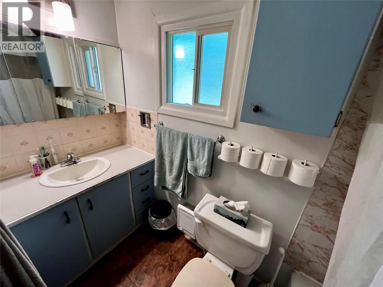  1701 Highway 23 Highway, Nakusp