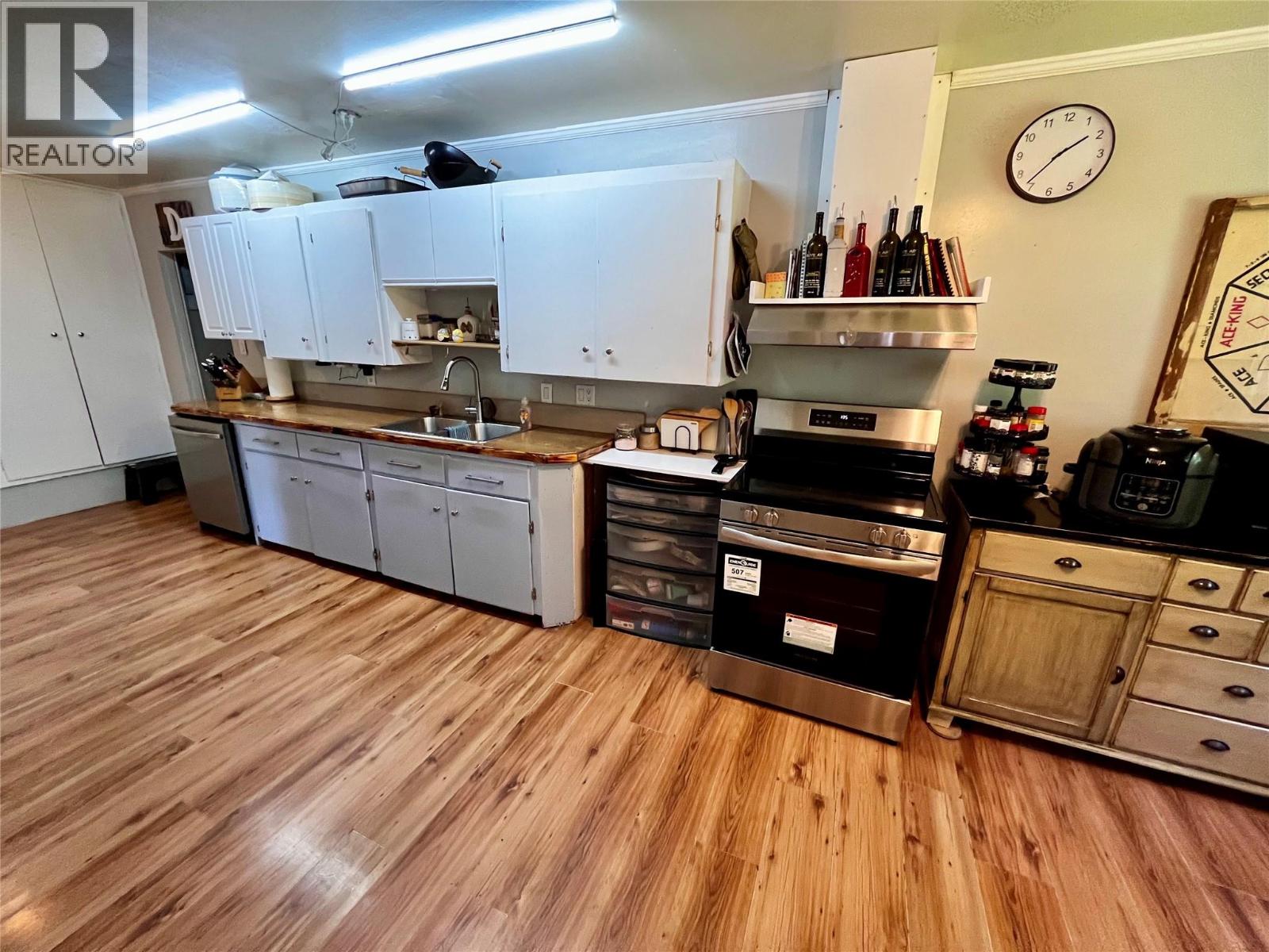  1701 Highway 23 Highway, Nakusp