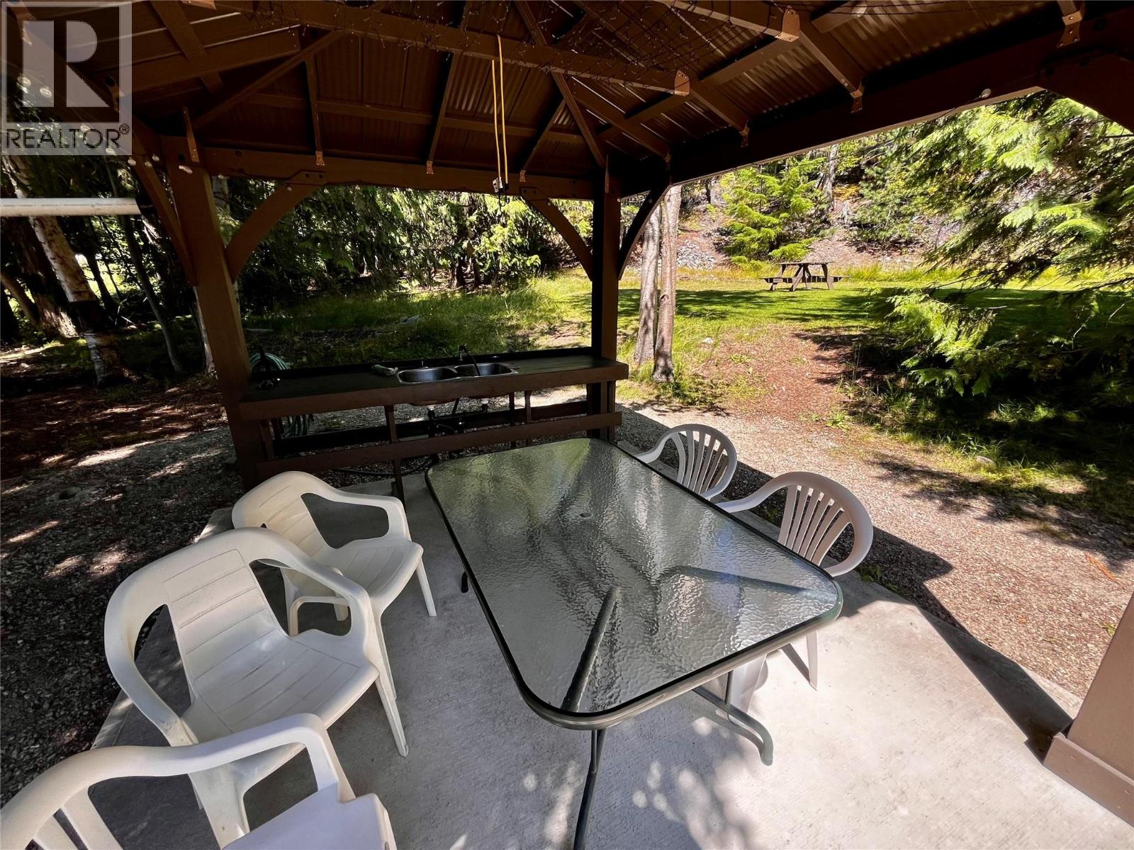  1701 Highway 23 Highway, Nakusp