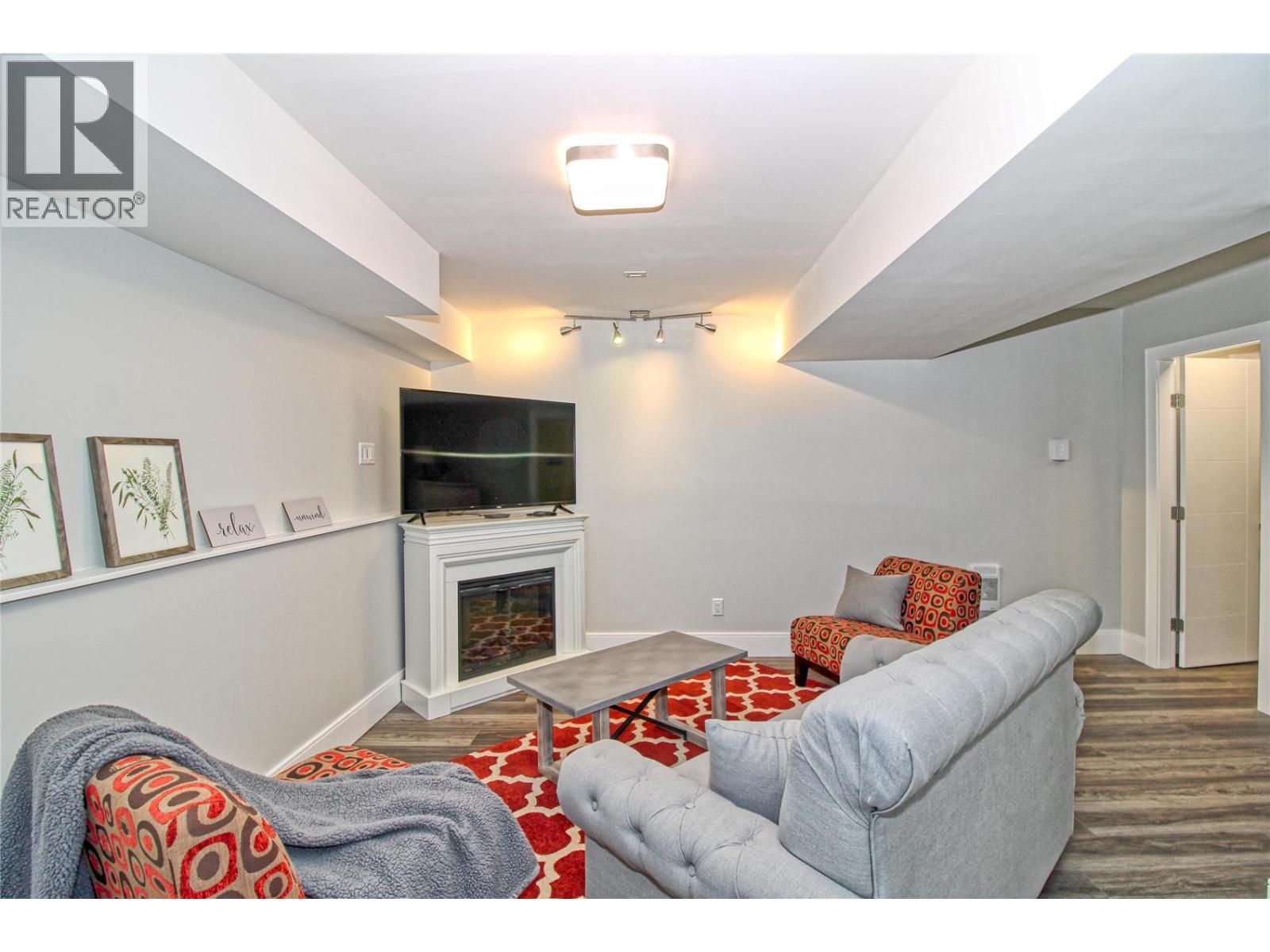 6742 Marbella Loop Unit# 302, Kelowna