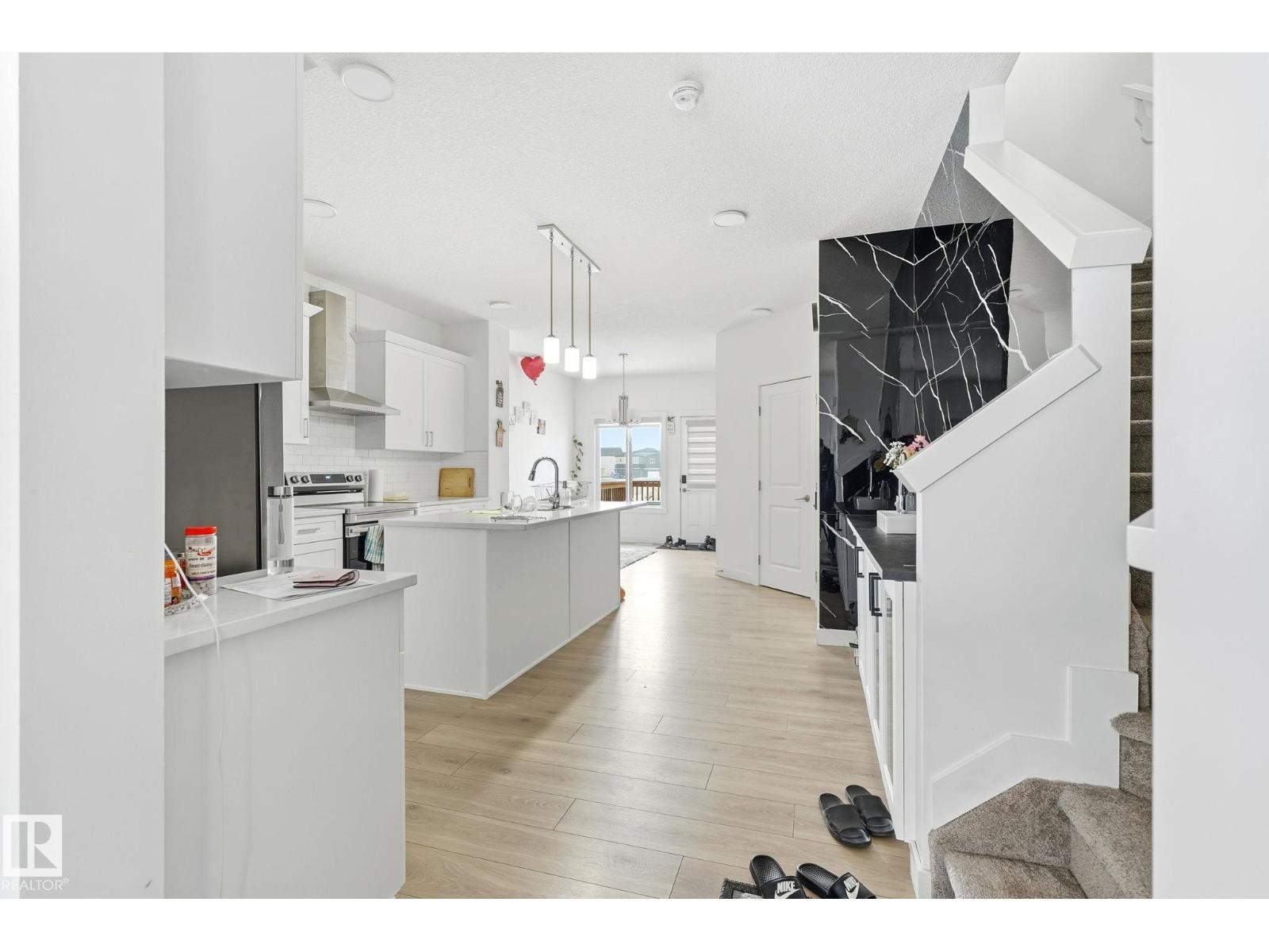 
          432 29 ST SW SW
            <br/>
            <span>Edmonton</span>
            , 
            <span>AB</span>
             <span>T6X3E7</span>
         - Photo 33