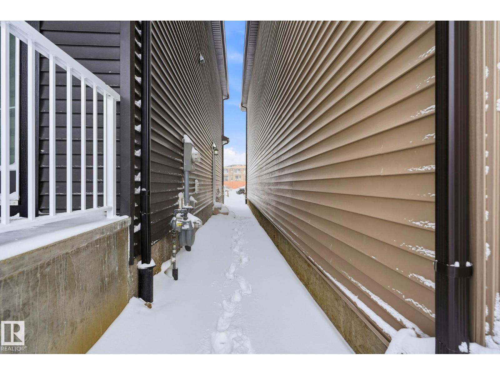 
          432 29 ST SW SW
            <br/>
            <span>Edmonton</span>
            , 
            <span>AB</span>
             <span>T6X3E7</span>
         - Photo 27