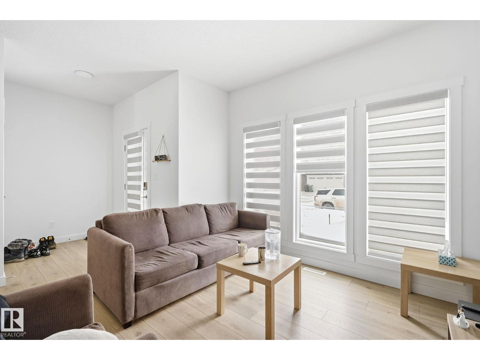 
          432 29 ST SW SW
            <br/>
            <span>Edmonton</span>
            , 
            <span>AB</span>
             <span>T6X3E7</span>
         - Photo 18