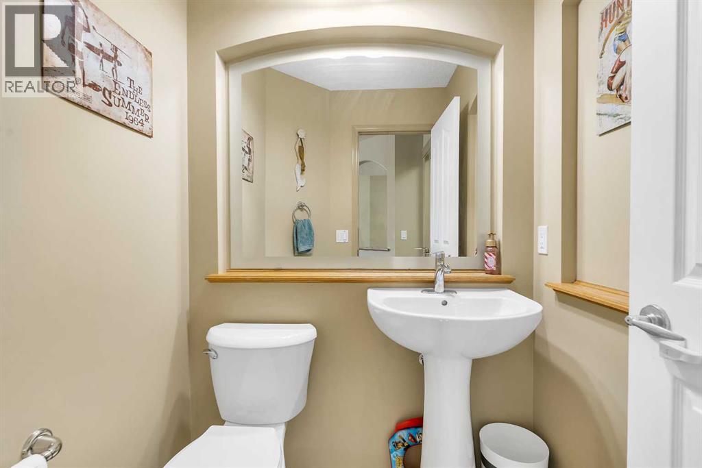 Single Family House for Sale in  Everwillow Close SW Evergreen Calgary 