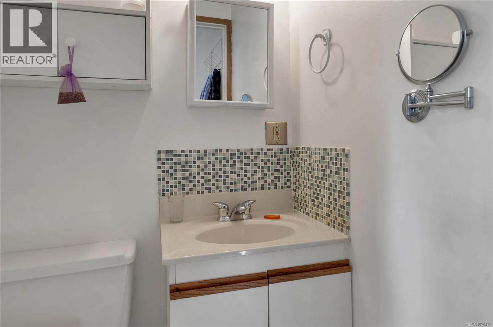 487 Niluht Rd, Campbell River