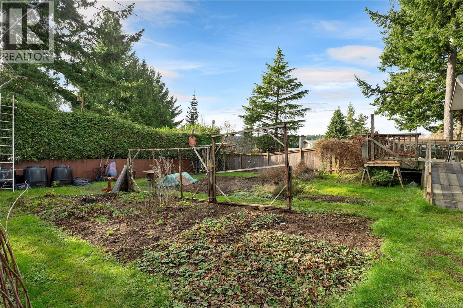 487 Niluht Rd, Campbell River