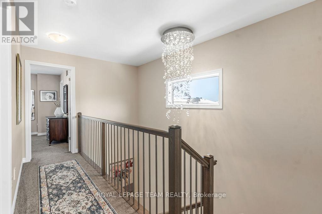 94 NUTTING CRESCENT - 32